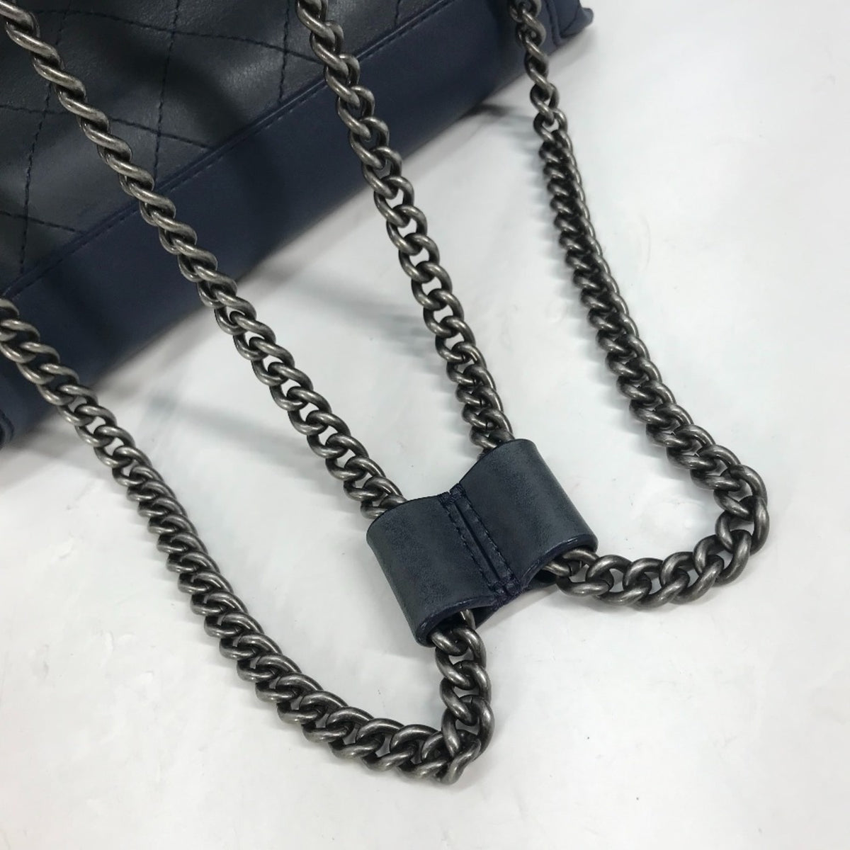 Chanel Blue Leather Shoulder Bag (Pre-Owned)