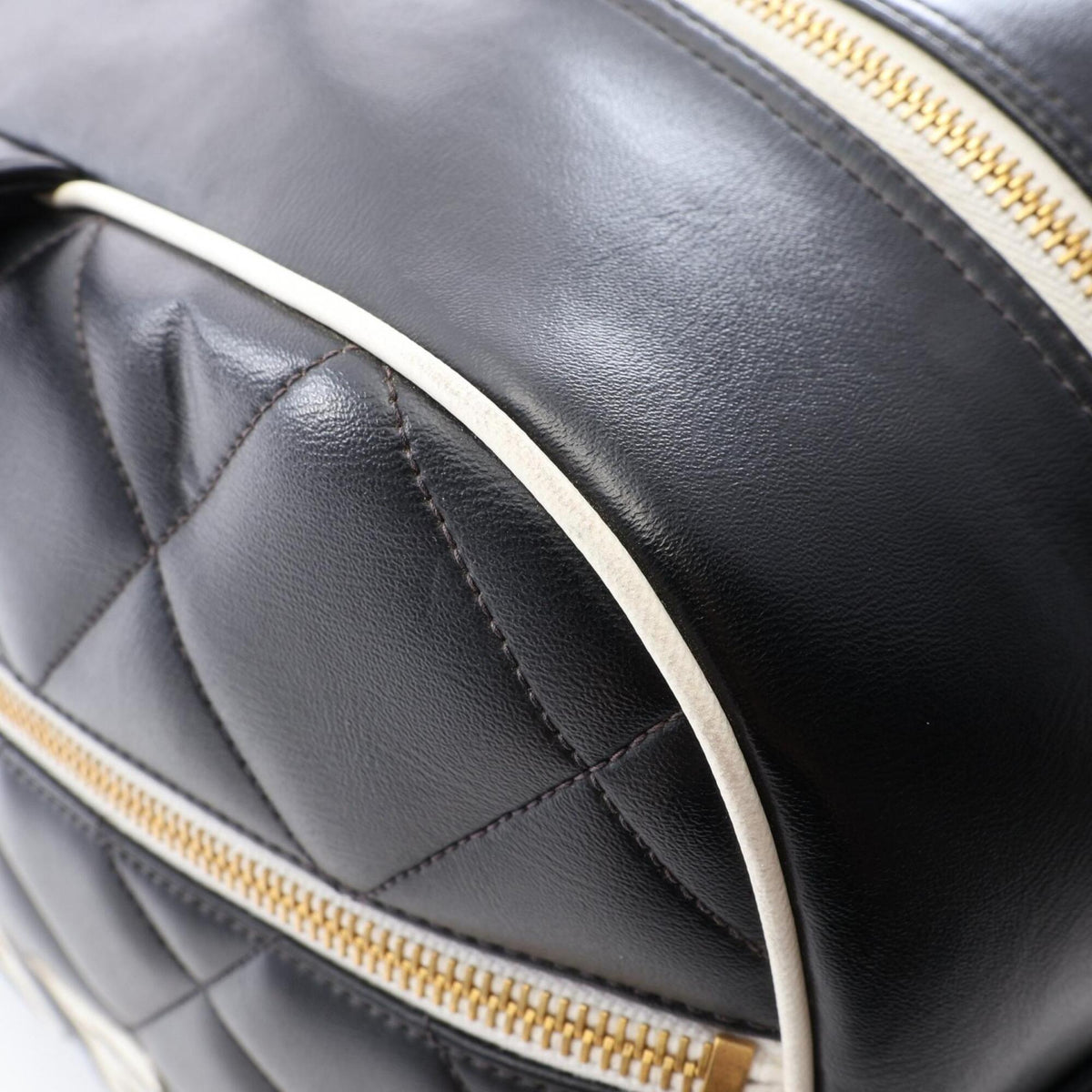 Chanel Black White Leather Boston Bag Handbag (Pre-Owned)