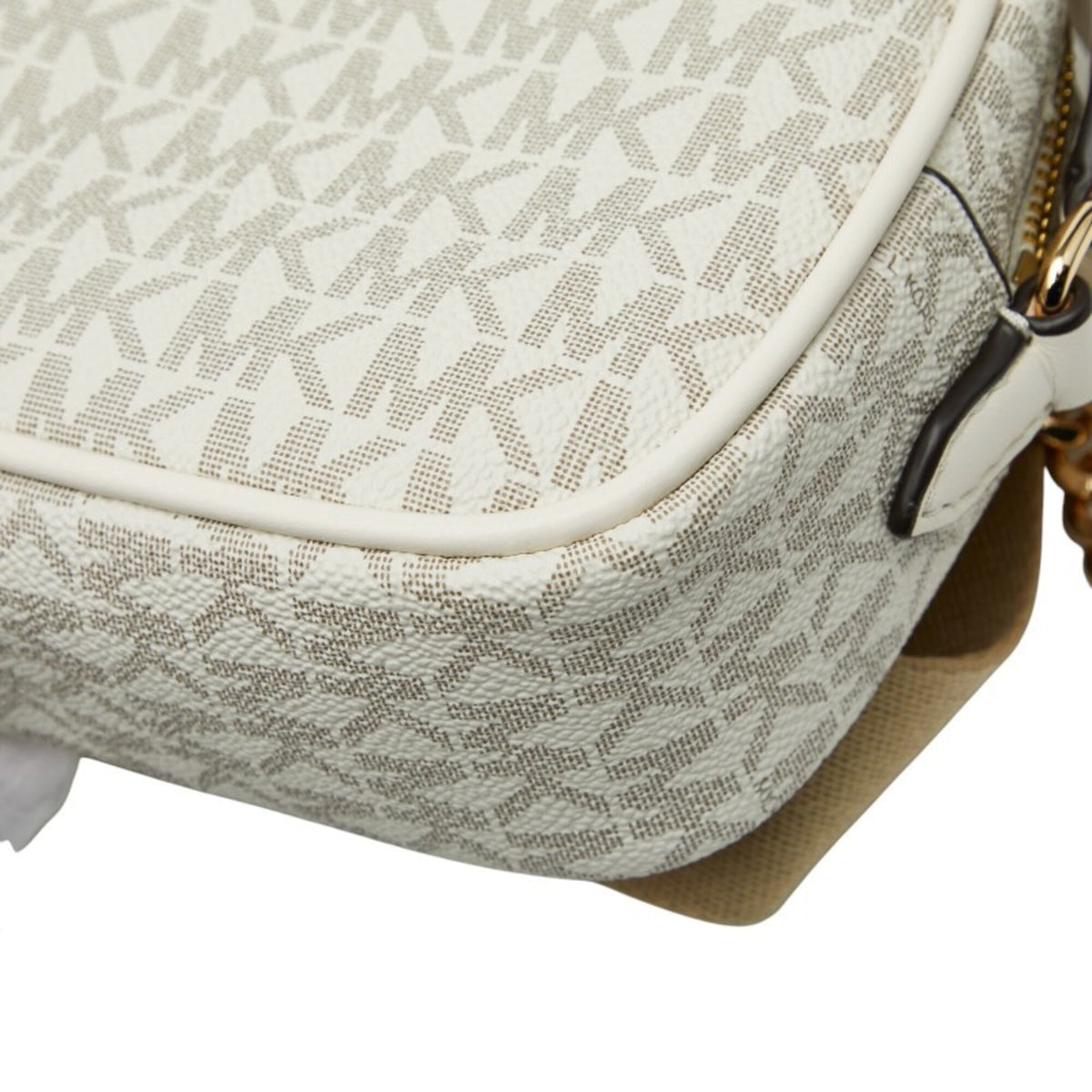 Michael Kors Beige White Leather Pvc Pouch Shoulder Bag (Pre-Owned)