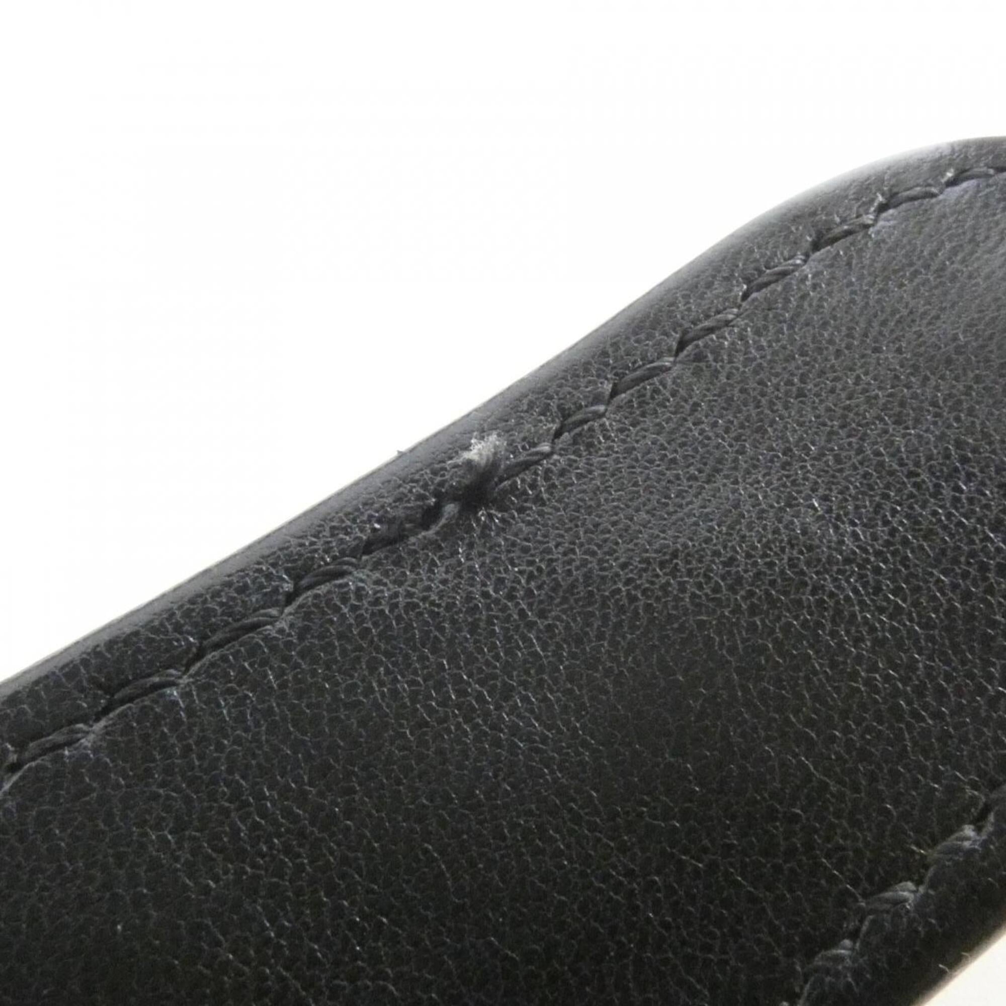 Chanel Black Leather Shoulder Bag (Pre-Owned)