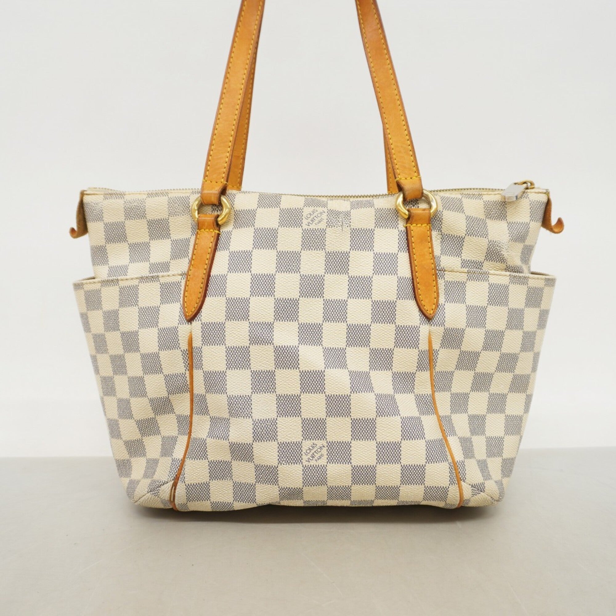 Louis Vuitton White Tote Bag (Pre-Owned)