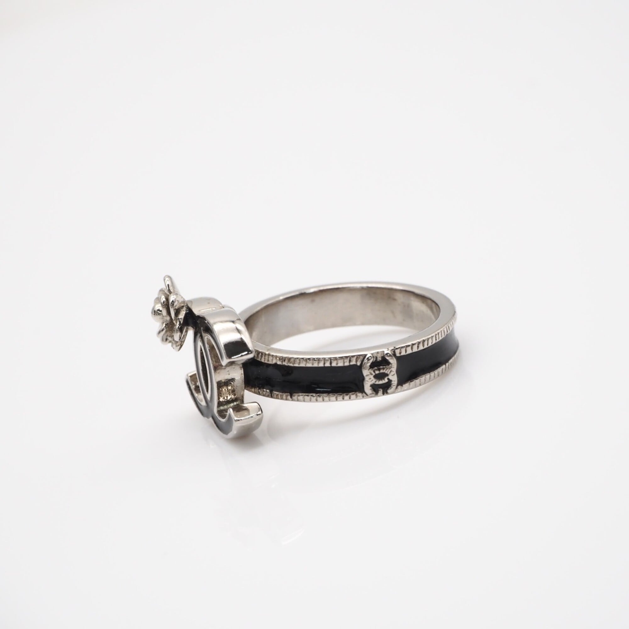 Chanel Camellia Silver Black Band Ring (Pre-Owned)