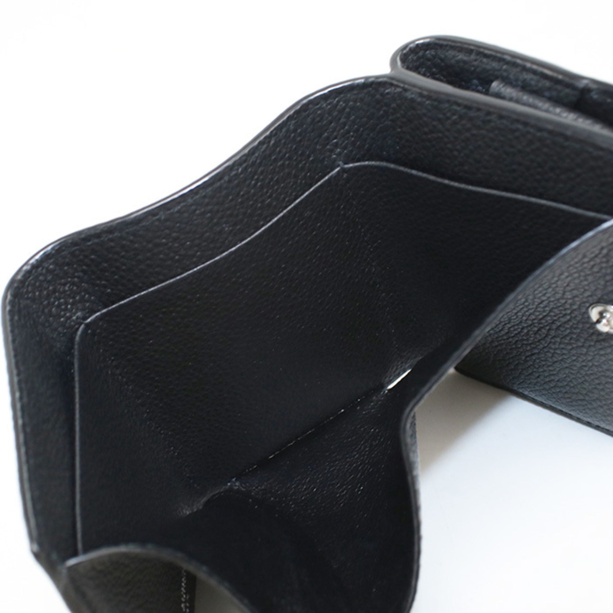Saint Laurent Black Leather Wallet (Tri-Fold) (Pre-Owned)