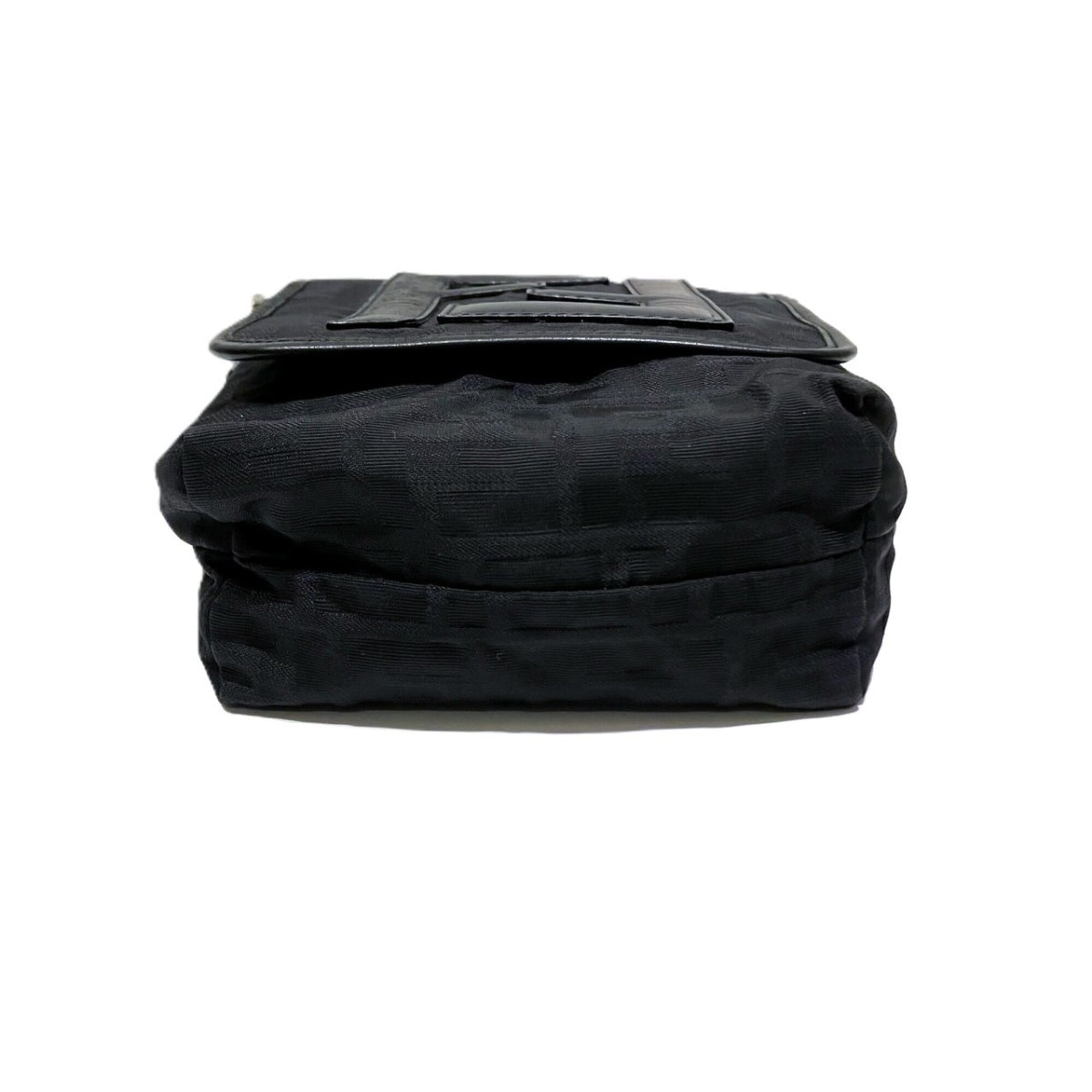Fendi Black Canvas Shoulder Bag (Pre-Owned)