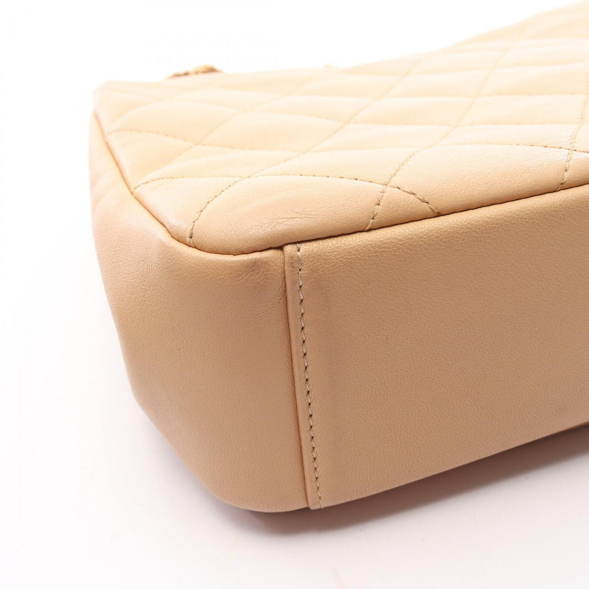 Chanel Beige Leather Handbag Shoulder Bag (Pre-Owned)