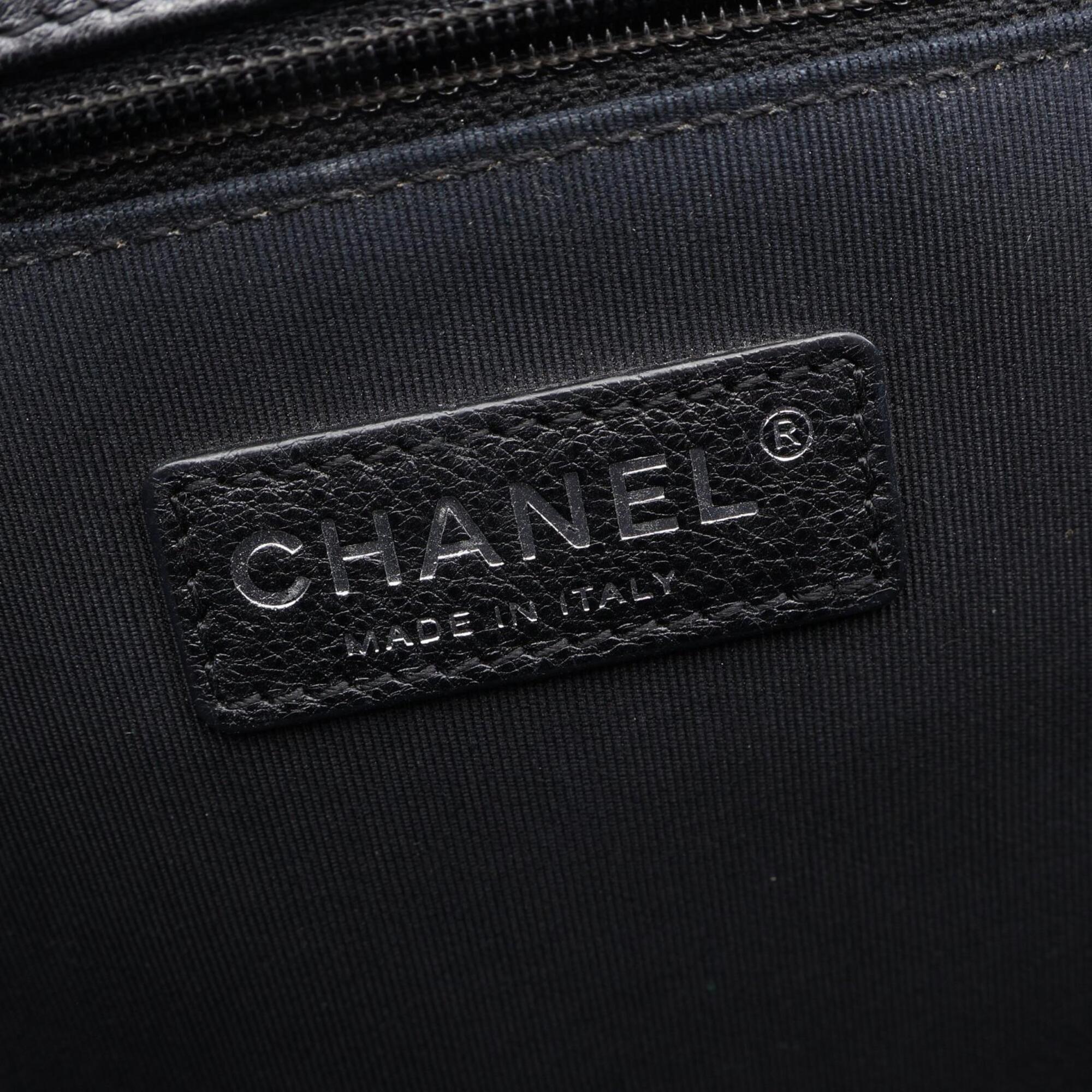 Chanel Black Grained Calfskin Handbag Shoulder Bag (Pre-Owned)