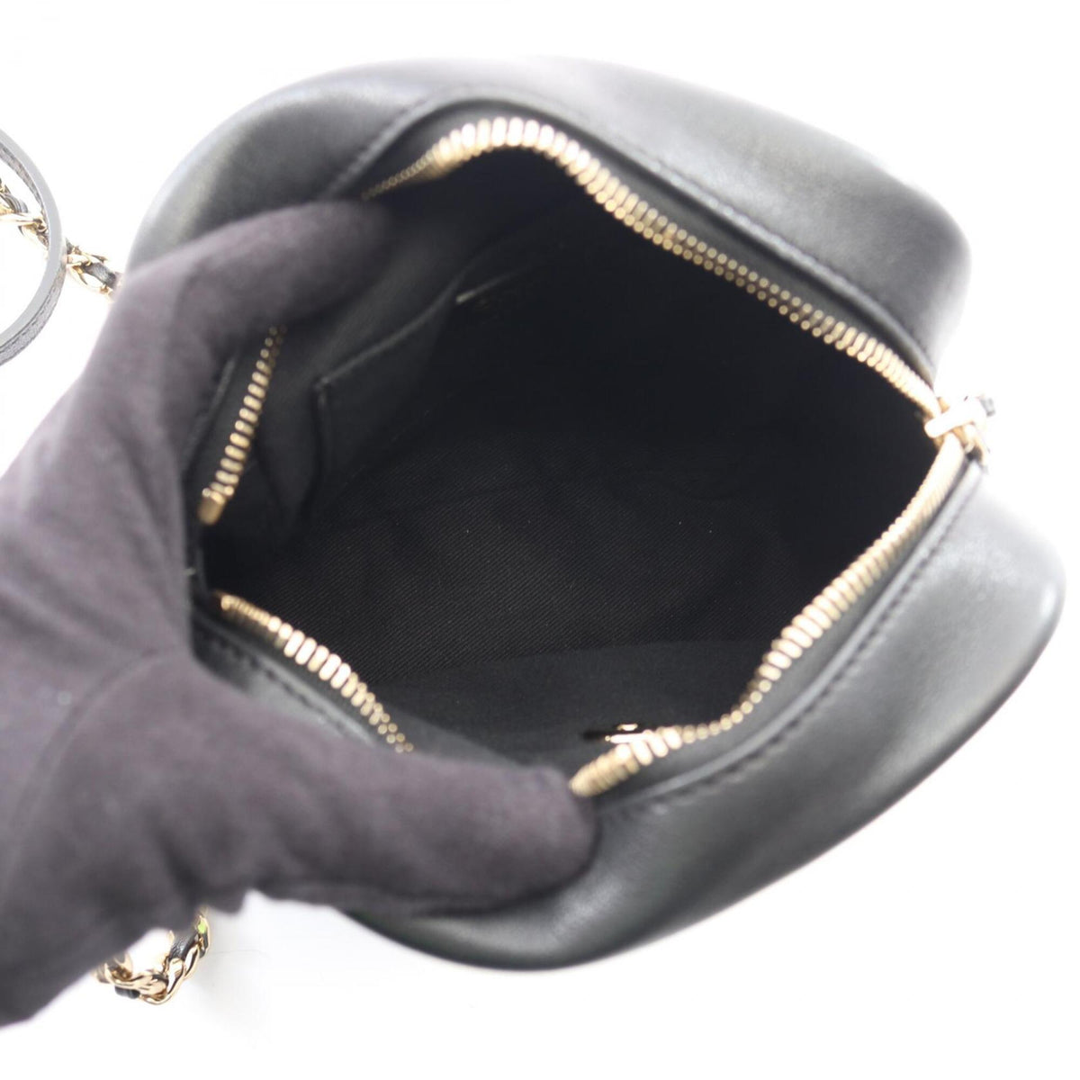 Chanel Black Leather Handbag Shoulder Bag (Pre-Owned)
