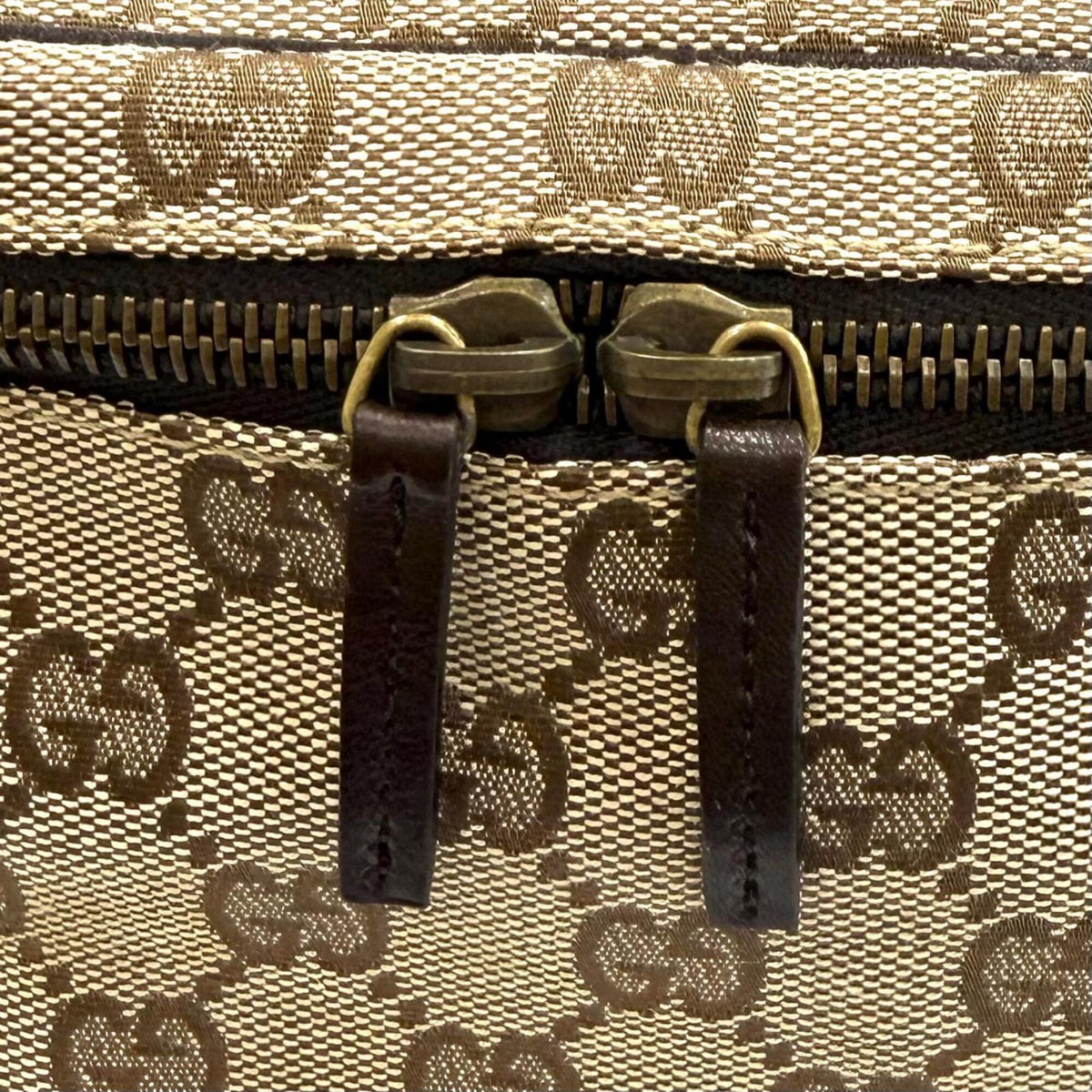 Gucci Beige Brown Gg Canvas Pouch Vanity Bag (Pre-Owned)