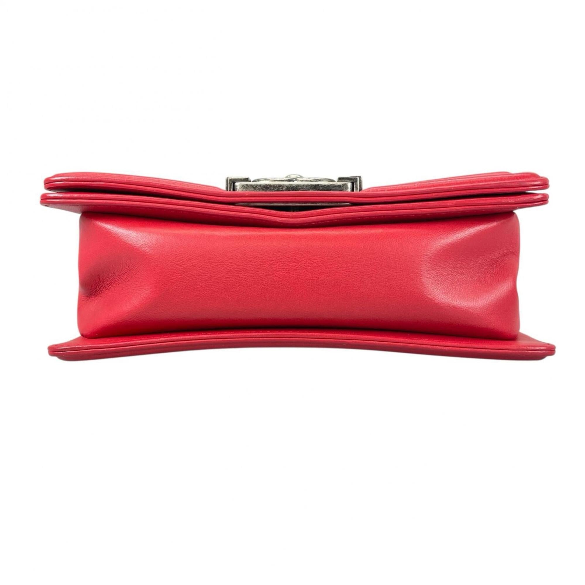 Chanel Red Color Leather Shoulder Bag (Pre-Owned)