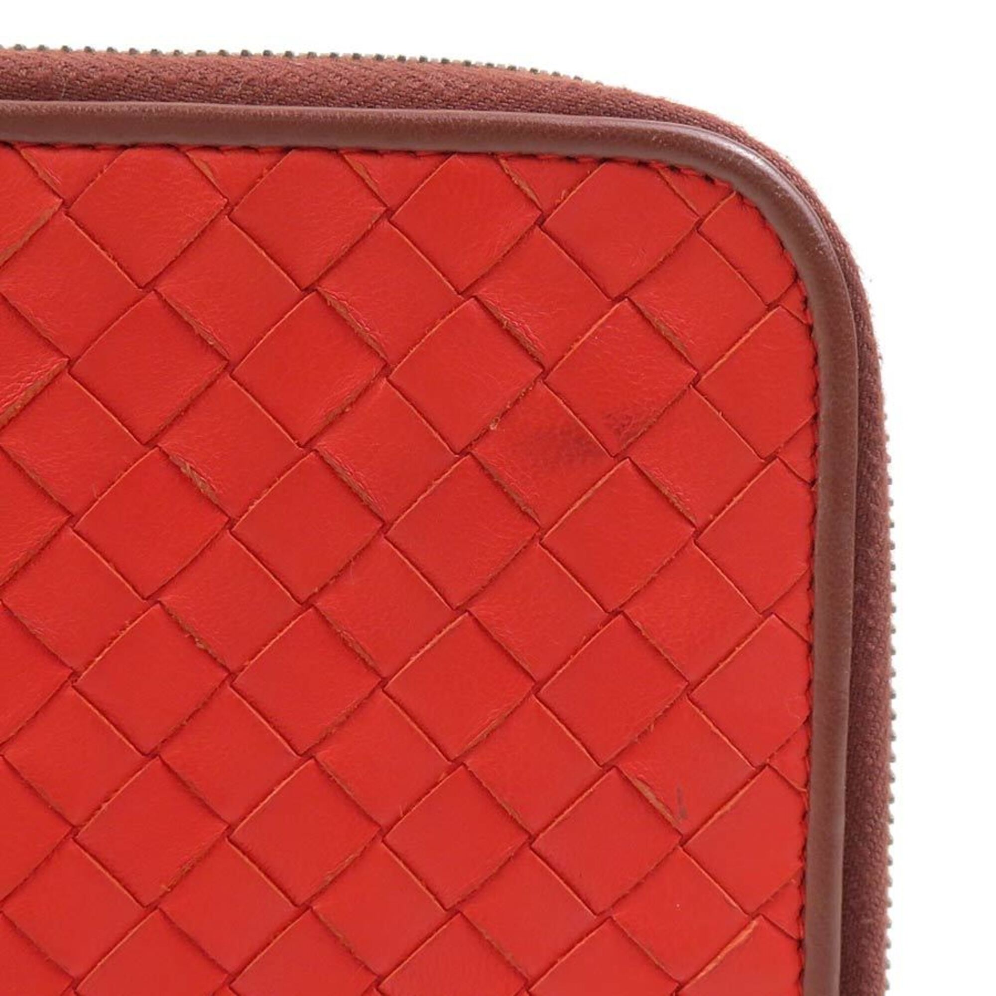 Bottega Veneta Red Color Intrecciato Clutch Bag (Pre-Owned)