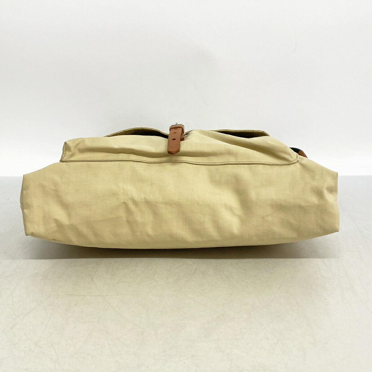 Gucci Beige Nylon Shoulder Bag (Pre-Owned)