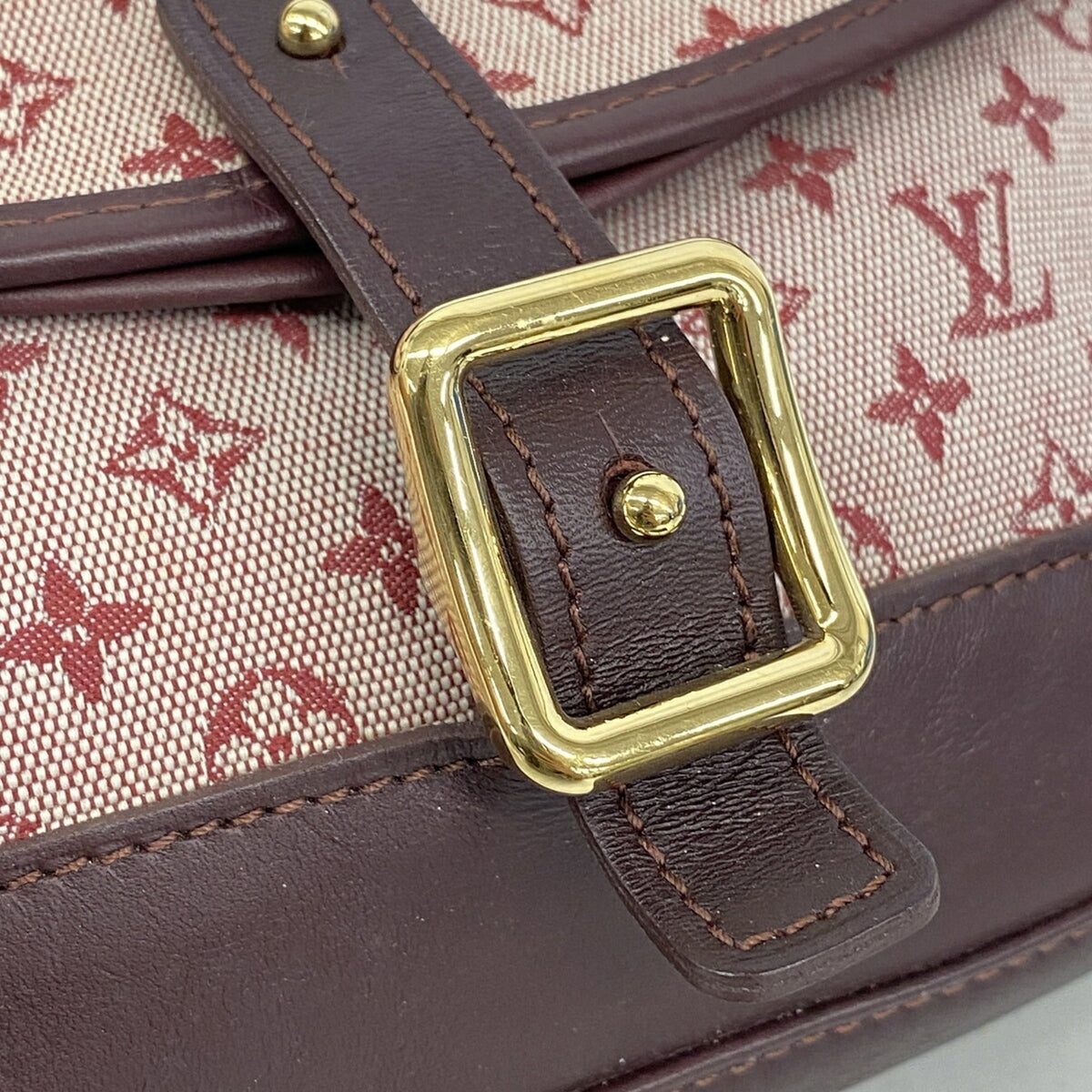 Louis Vuitton Cerise Shoulder Bag (Pre-Owned)