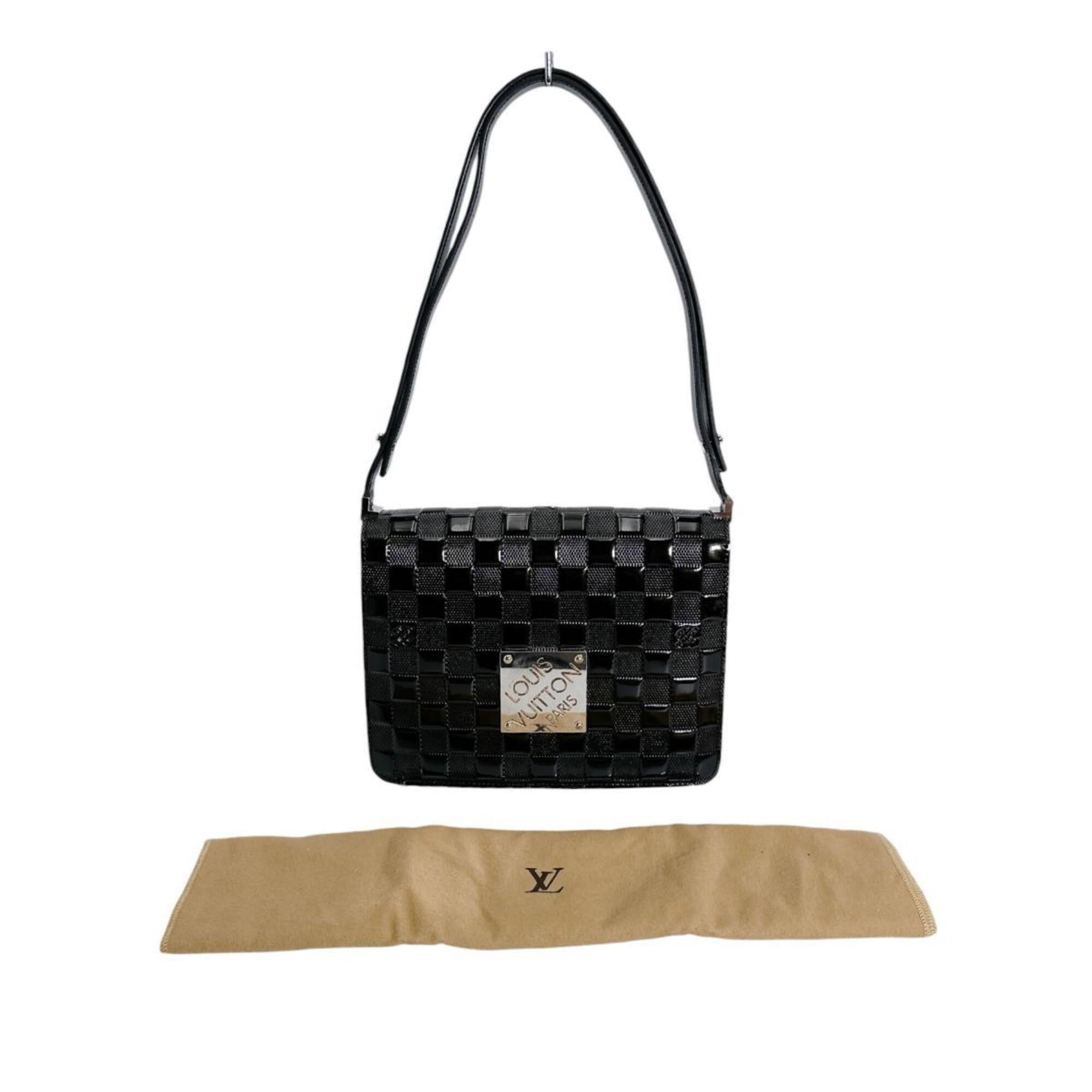 Louis Vuitton Black Leather Shoulder Bag (Pre-Owned)