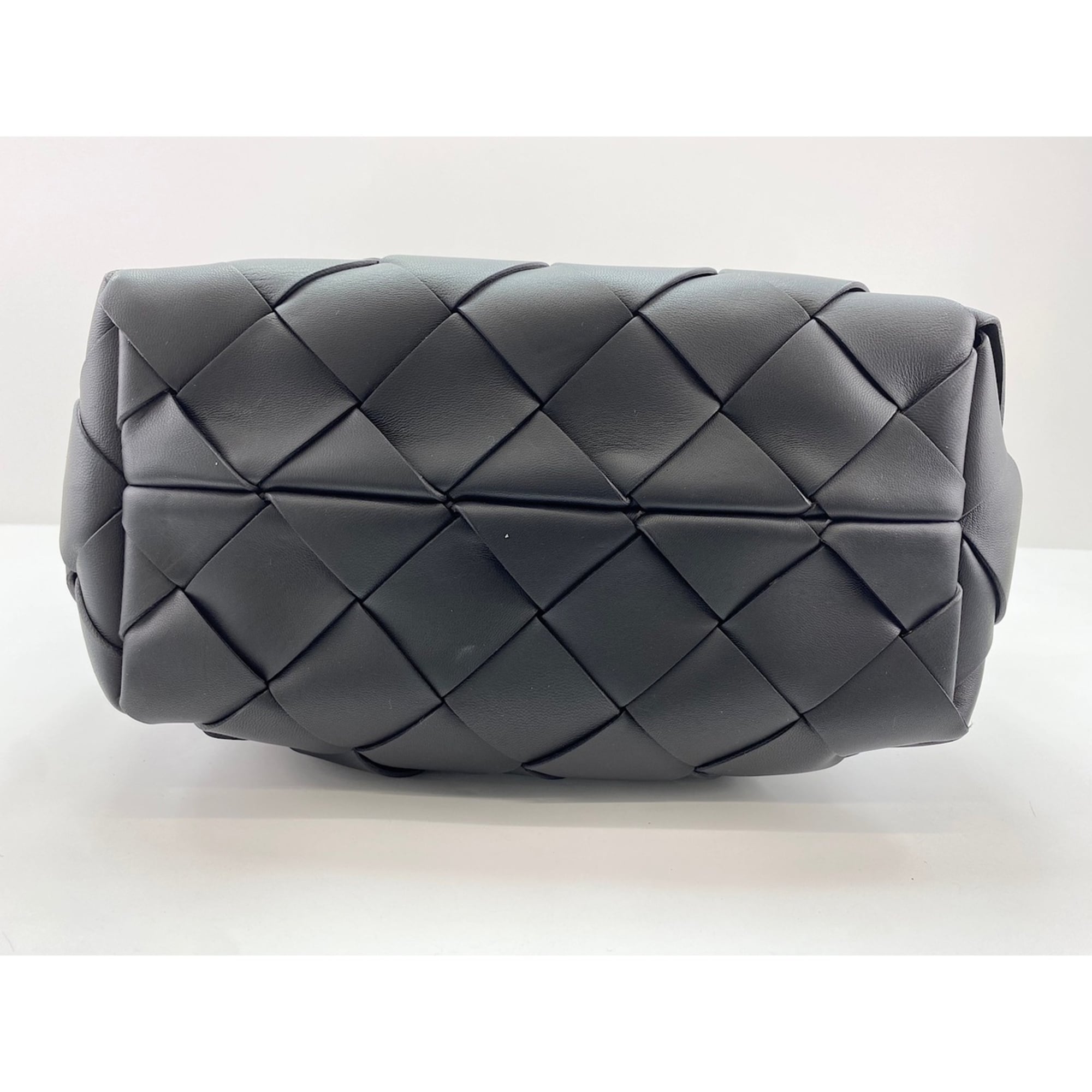 Bottega Veneta Black Shoulder Bag (Pre-Owned)