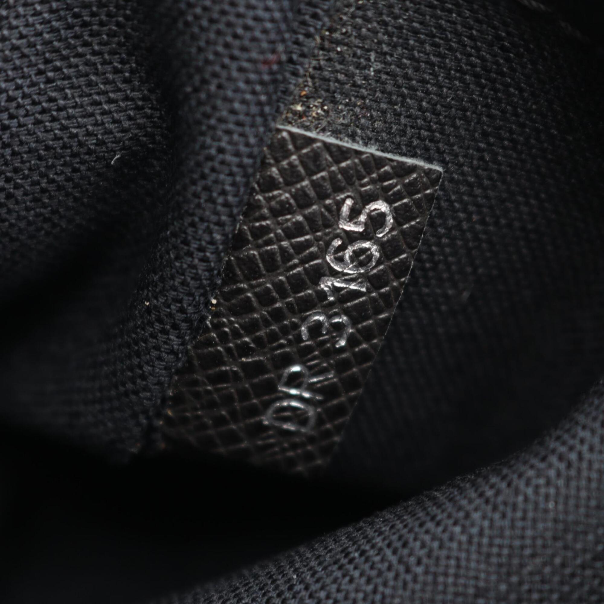 Louis Vuitton Ardoise Black Taiga Leather Shoulder Bag (Pre-Owned)