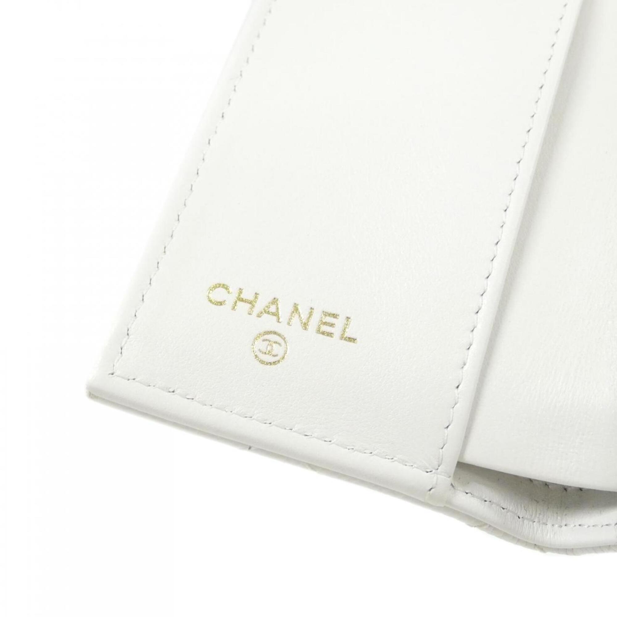 Chanel White Grained Calfskin Wallet (Tri-Fold) (Pre-Owned)