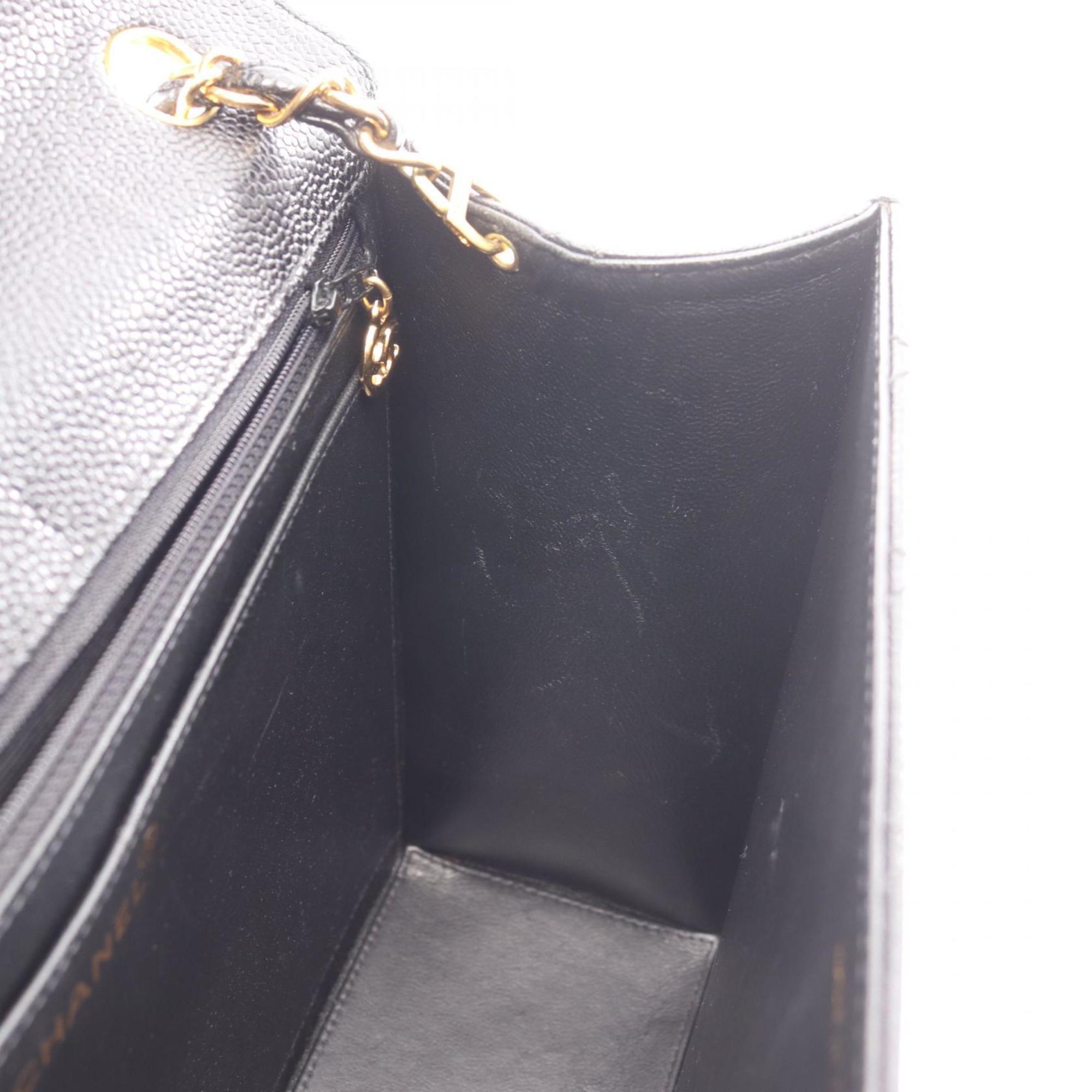 Chanel Black Grained Calfskin Handbag Shoulder Bag (Pre-Owned)