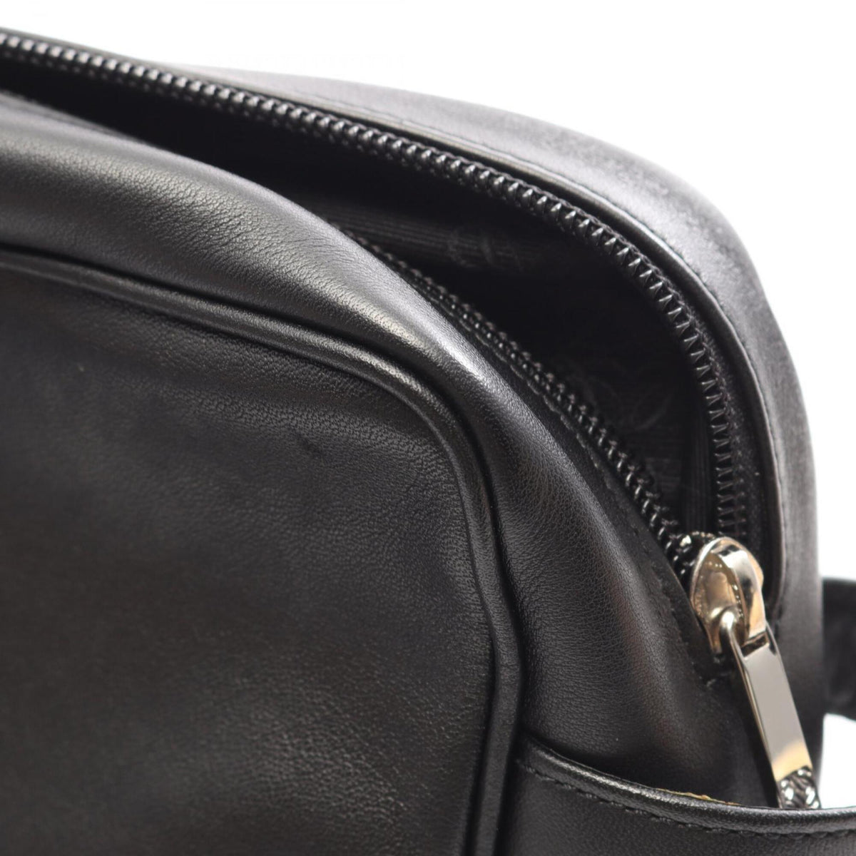 Loewe Black Leather Clutch Bag Handbag (Pre-Owned)