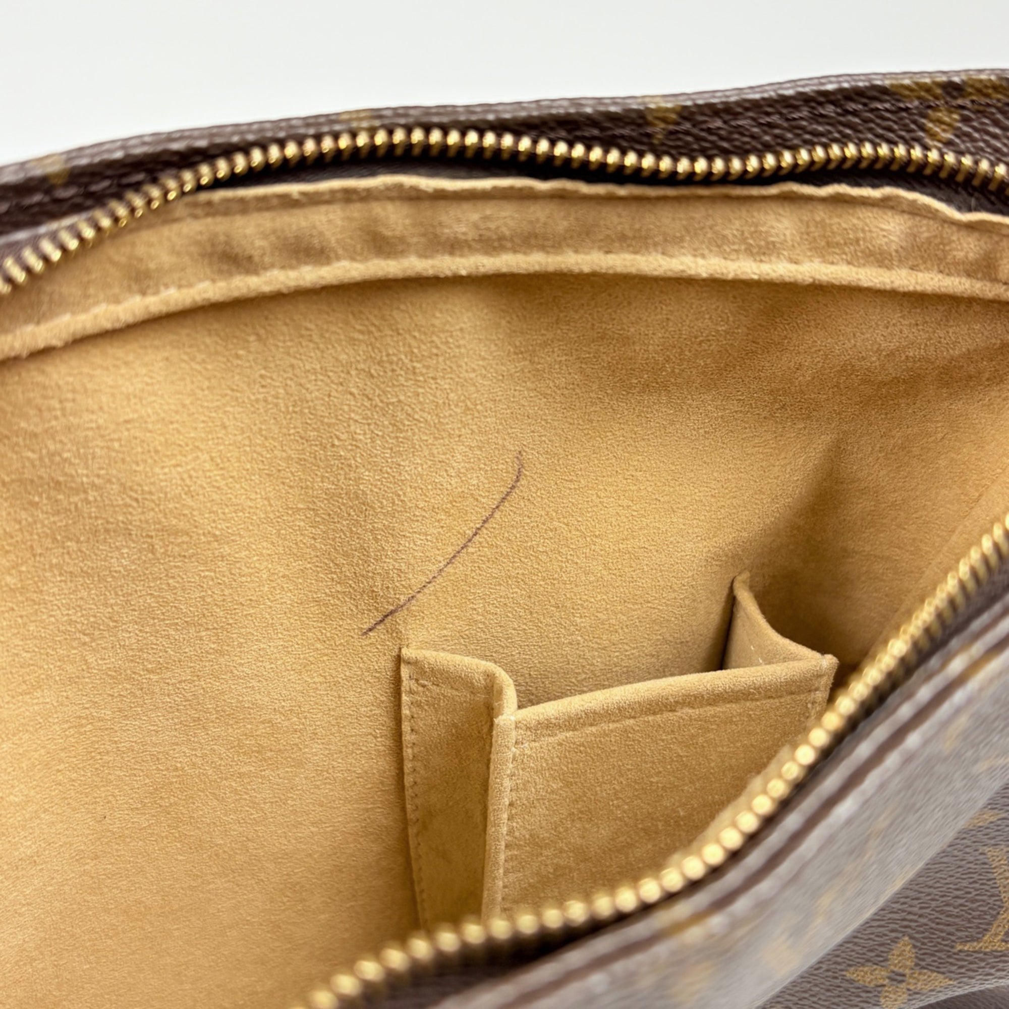 Louis Vuitton Brown Monogram Shoulder Bag (Pre-Owned)
