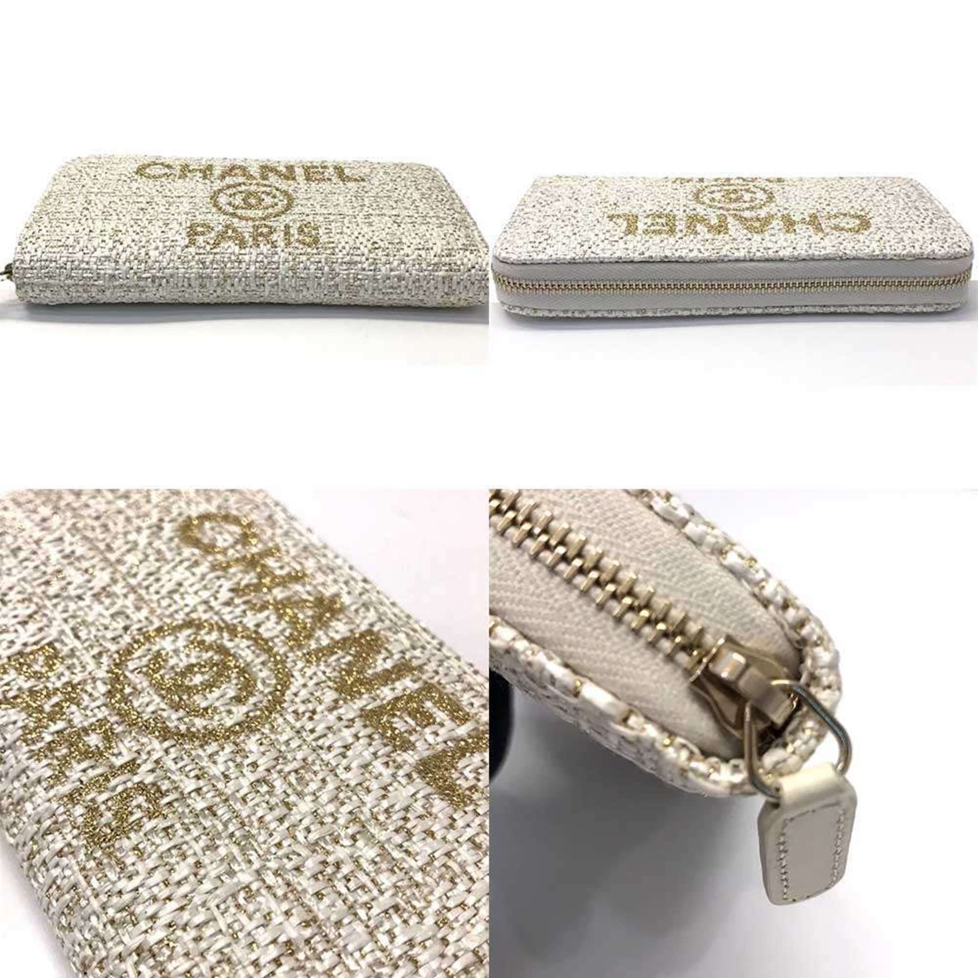 Chanel White Tweed Coin Purse/Coin Case (Pre-Owned)