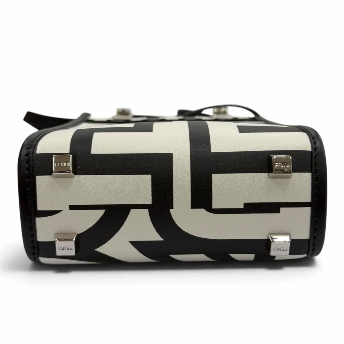 Fendi Black White Leather Handbag (Pre-Owned)