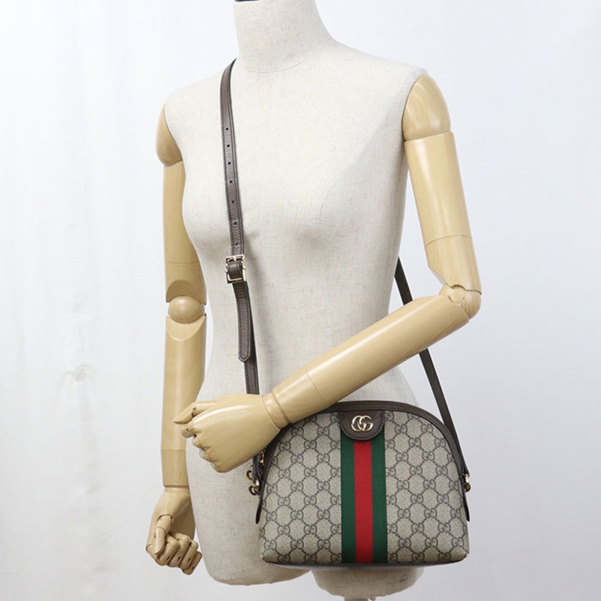 Gucci Beige Gg Supreme Shoulder Bag (Pre-Owned)