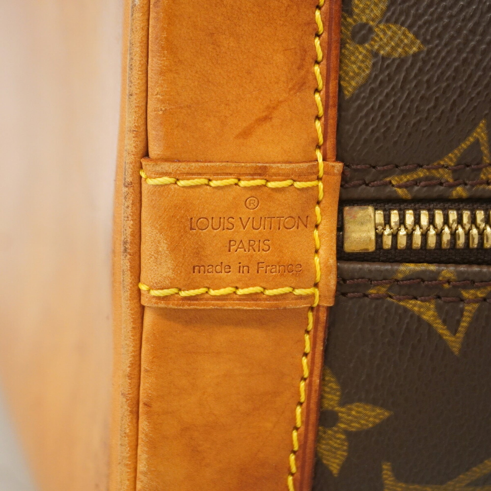 Louis Vuitton Brown Handbag (Pre-Owned)
