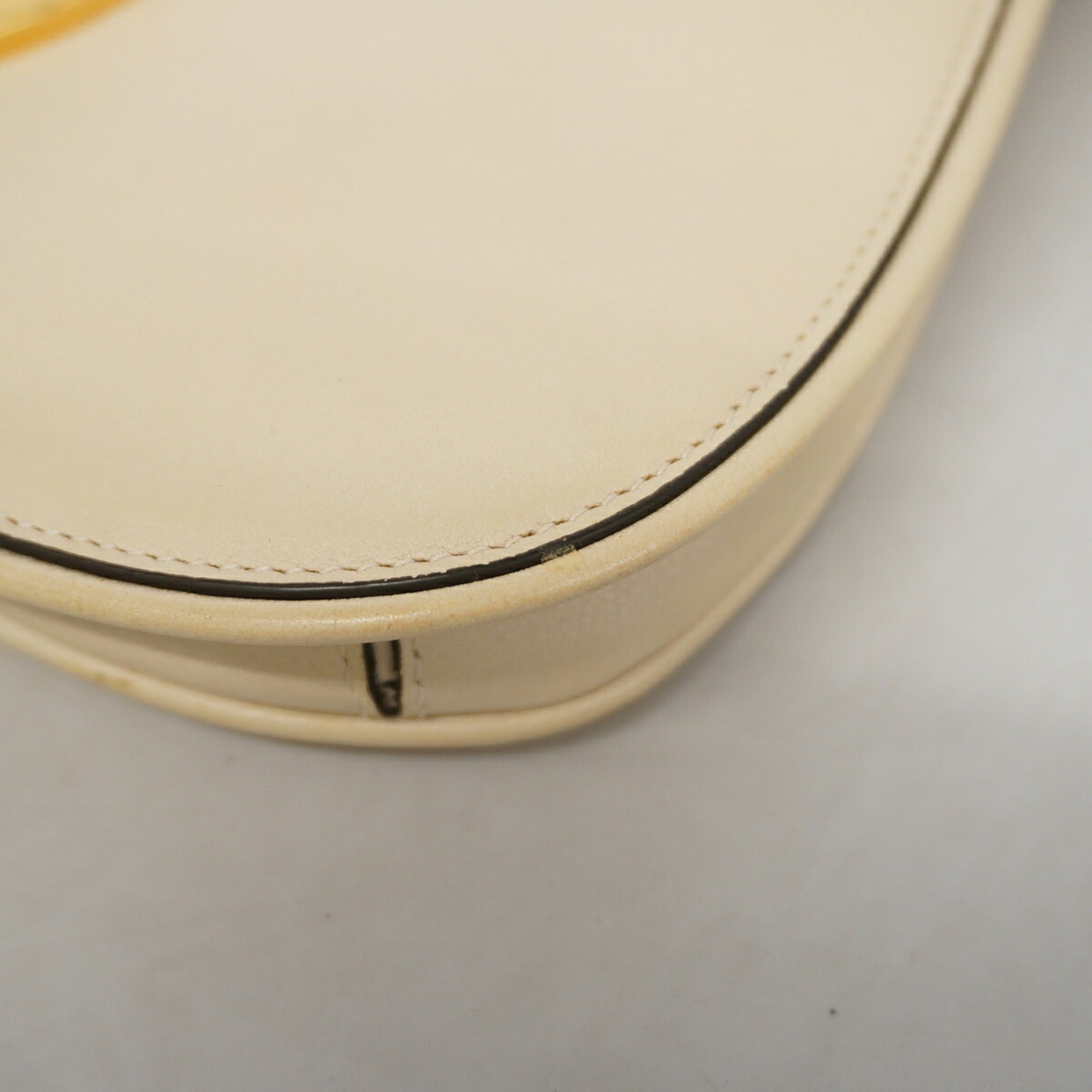 Gucci Beige Leather Shoulder Bag (Pre-Owned)