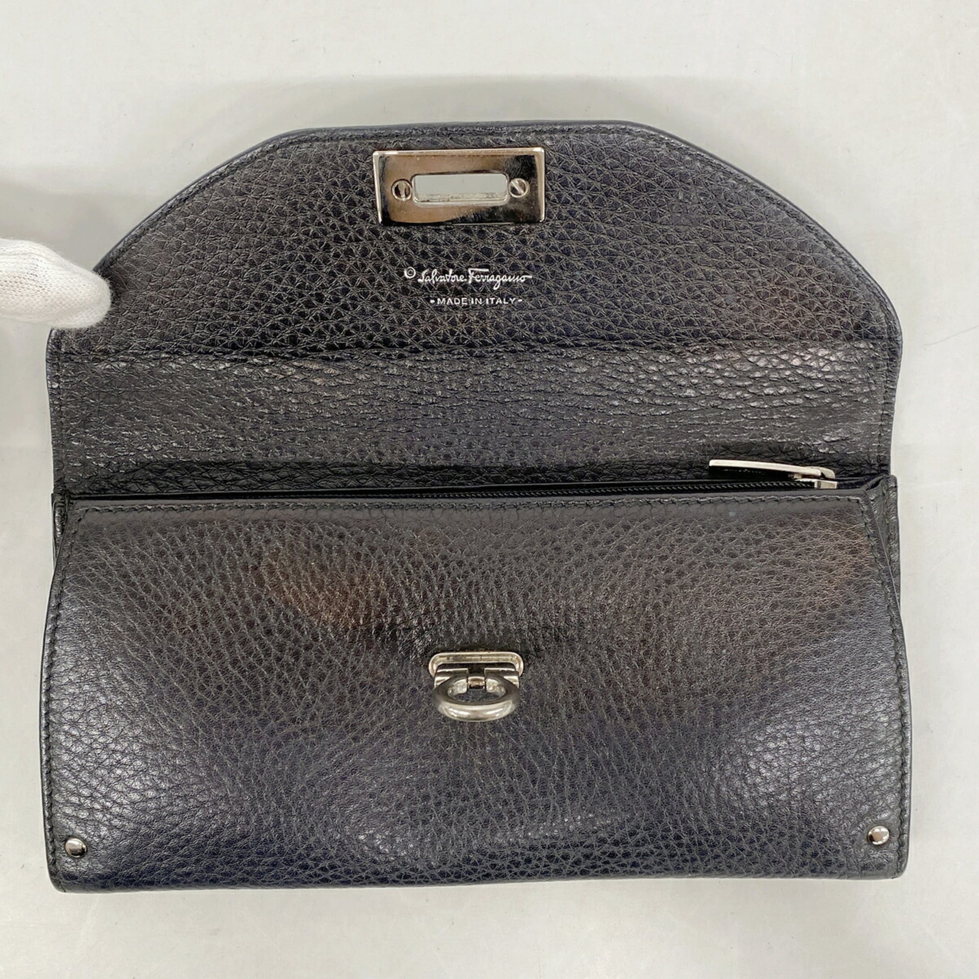Salvatore Ferragamo Black Leather Long Wallet (Bi-Fold) (Pre-Owned)