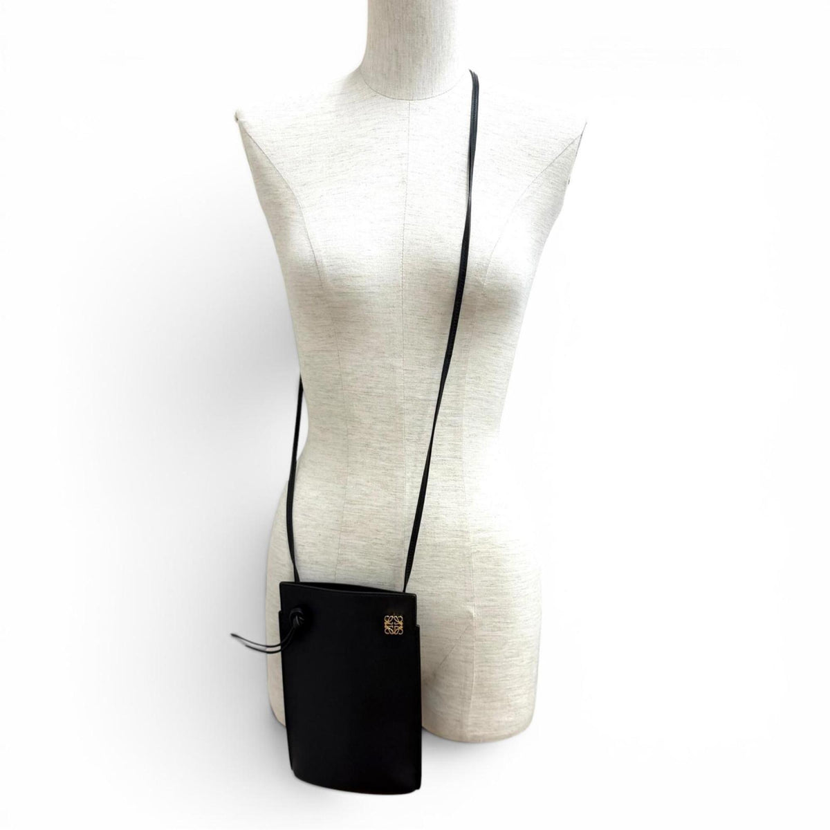 Loewe Black Shoulder Bag (Pre-Owned)