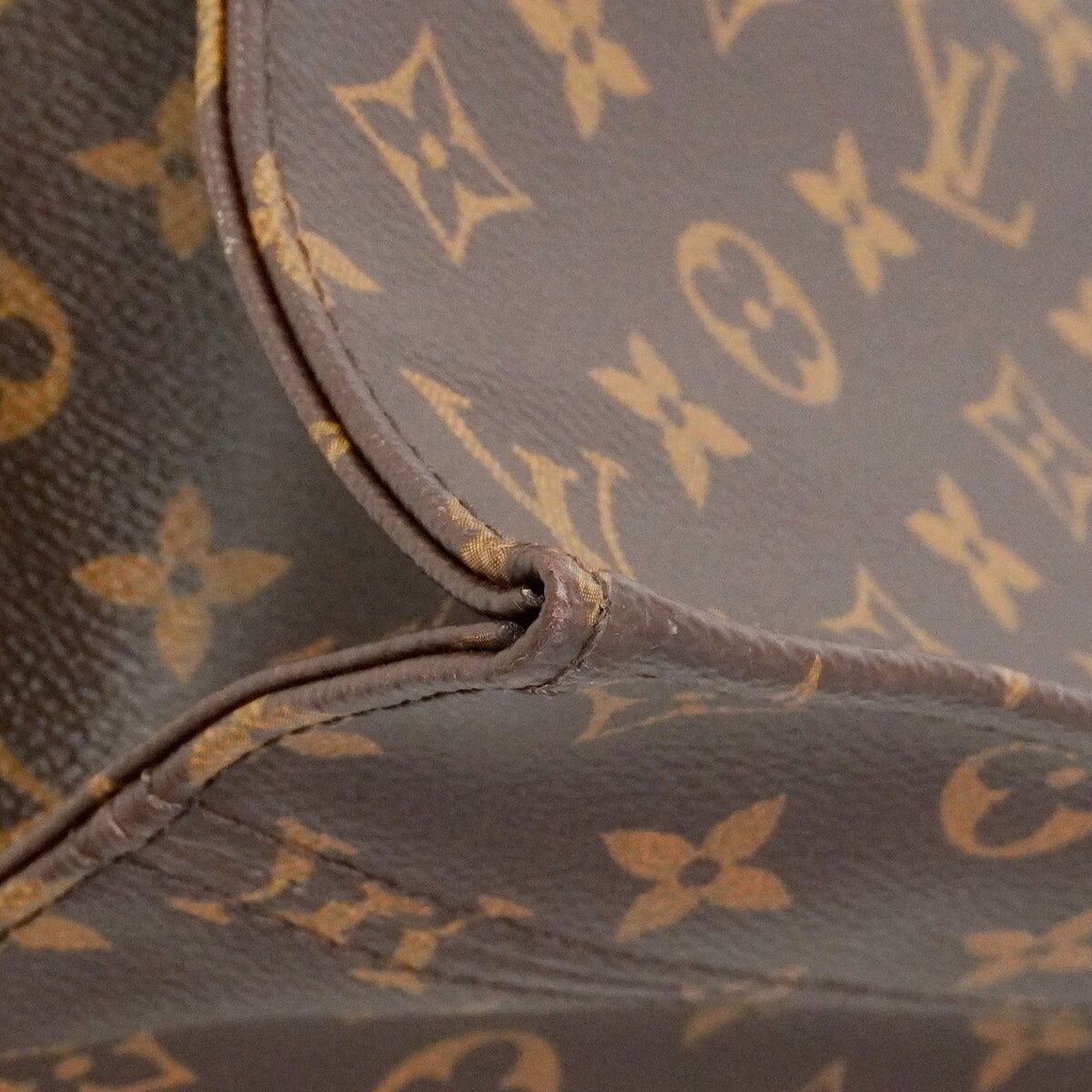 Louis Vuitton Brown Tote Bag (Pre-Owned)