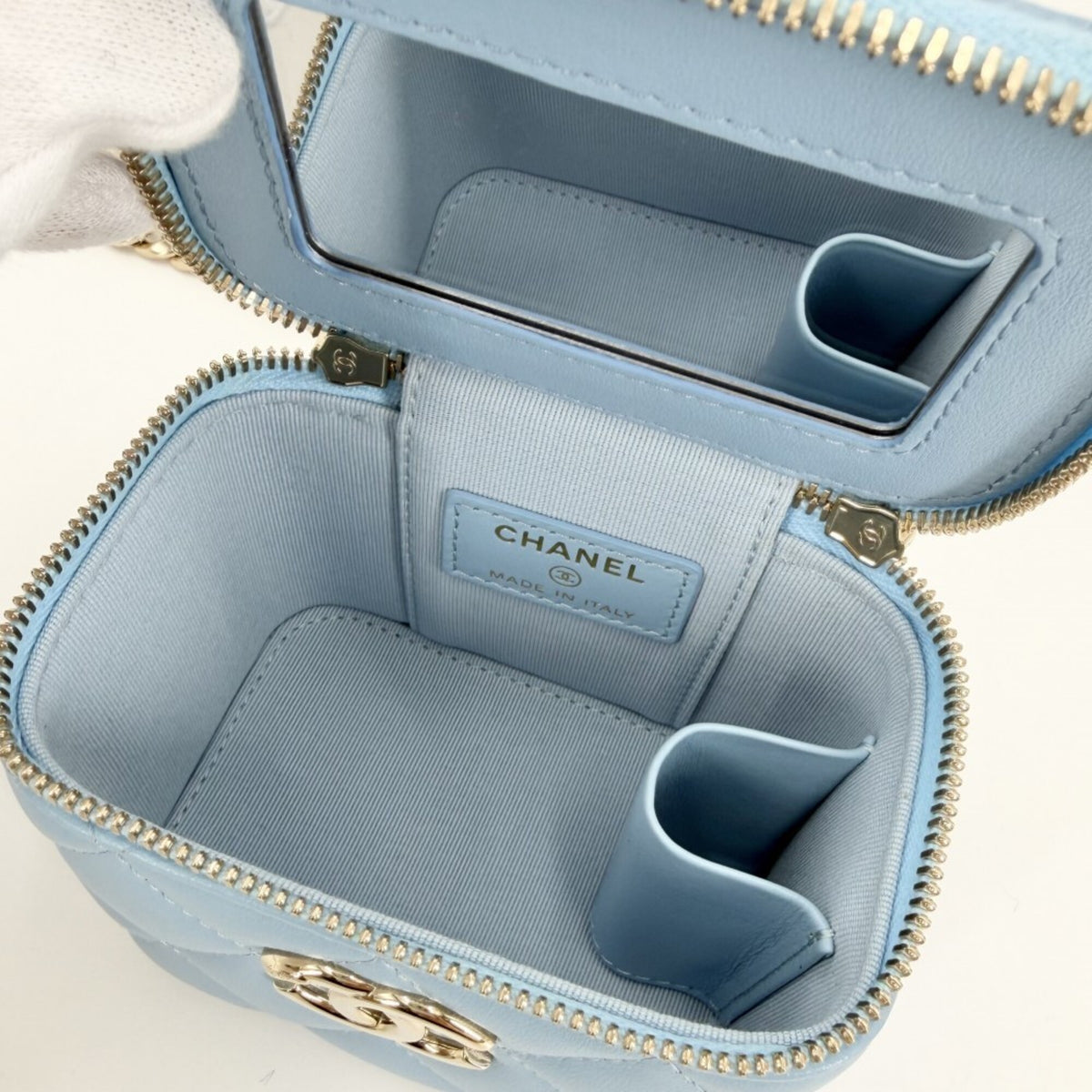 Chanel Matelasse Light Blue Leather Shoulder Bag (Pre-Owned)