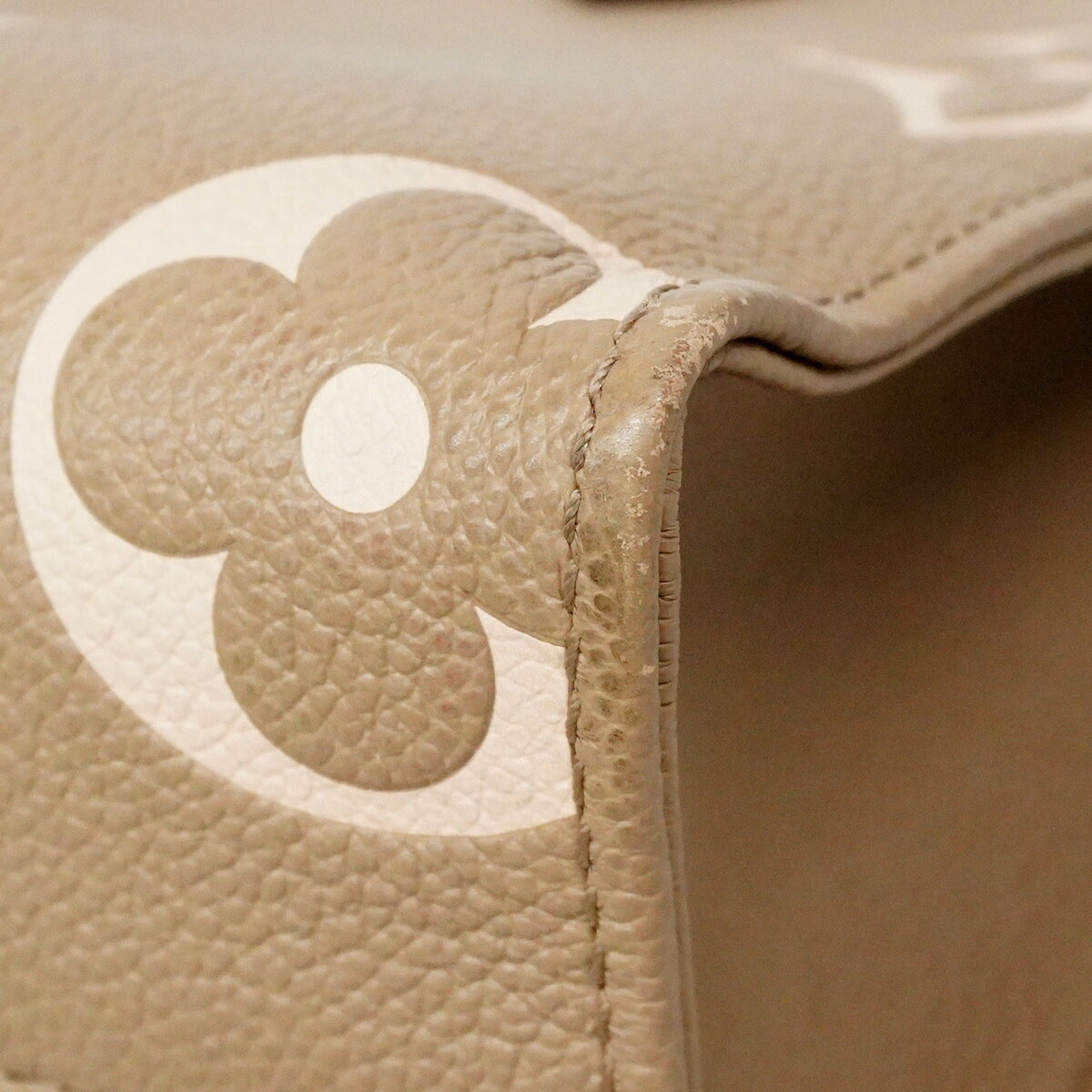 Louis Vuitton Cream Tourterelle Handbag (Pre-Owned)