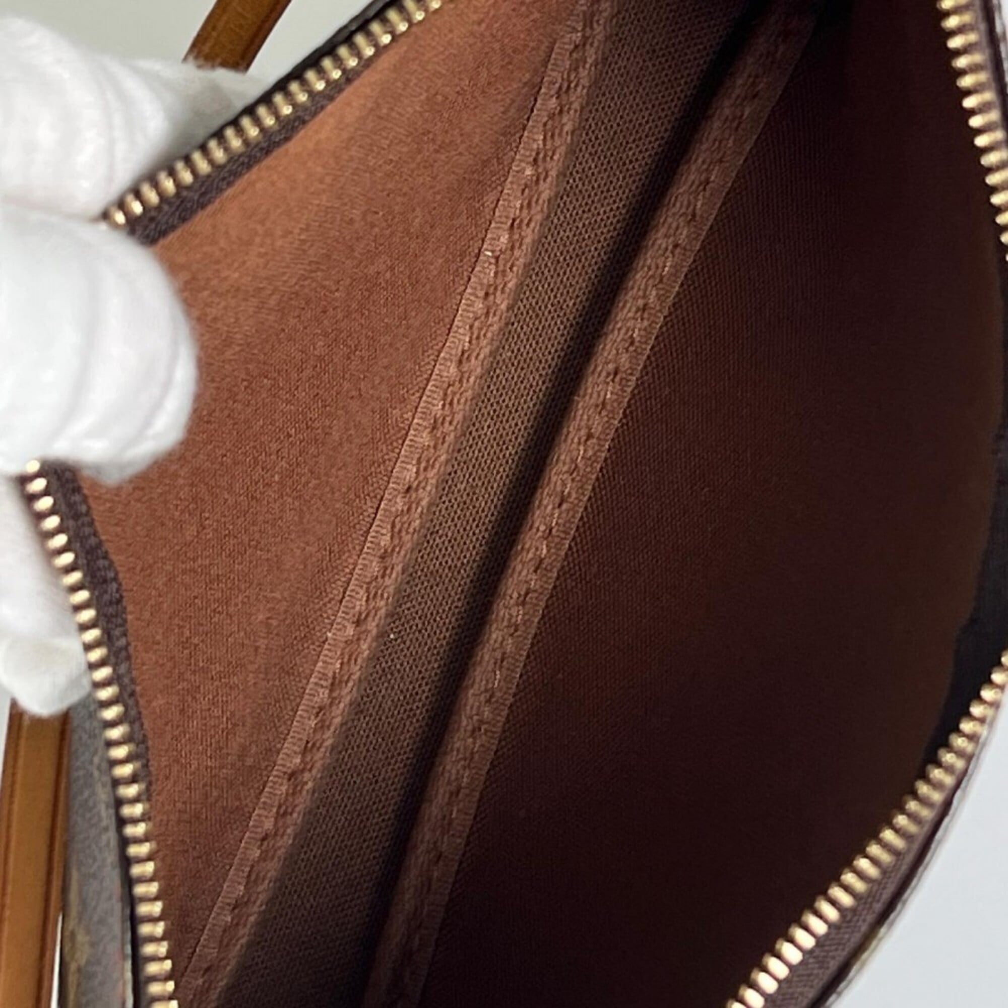 Louis Vuitton Brown Monogram Canvas Handbag (Pre-Owned)