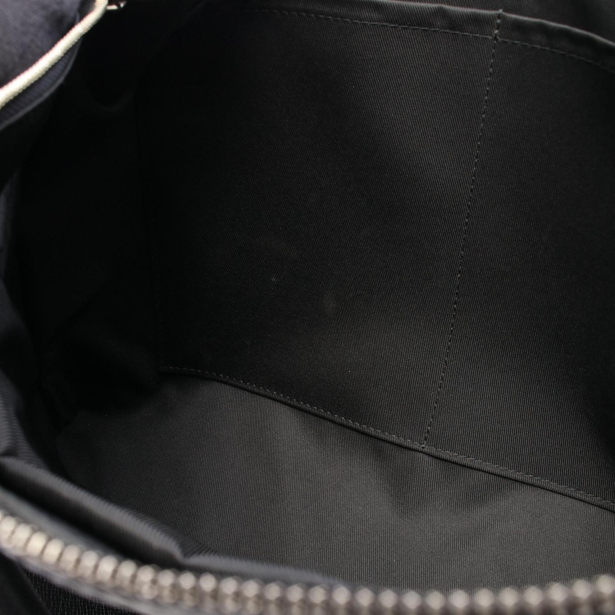Louis Vuitton Black Noir Taiga Leather Leather Briefcase Handbag (Pre-Owned)