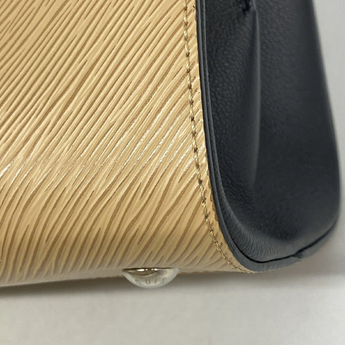 Louis Vuitton Caramel Noir Handbag (Pre-Owned)