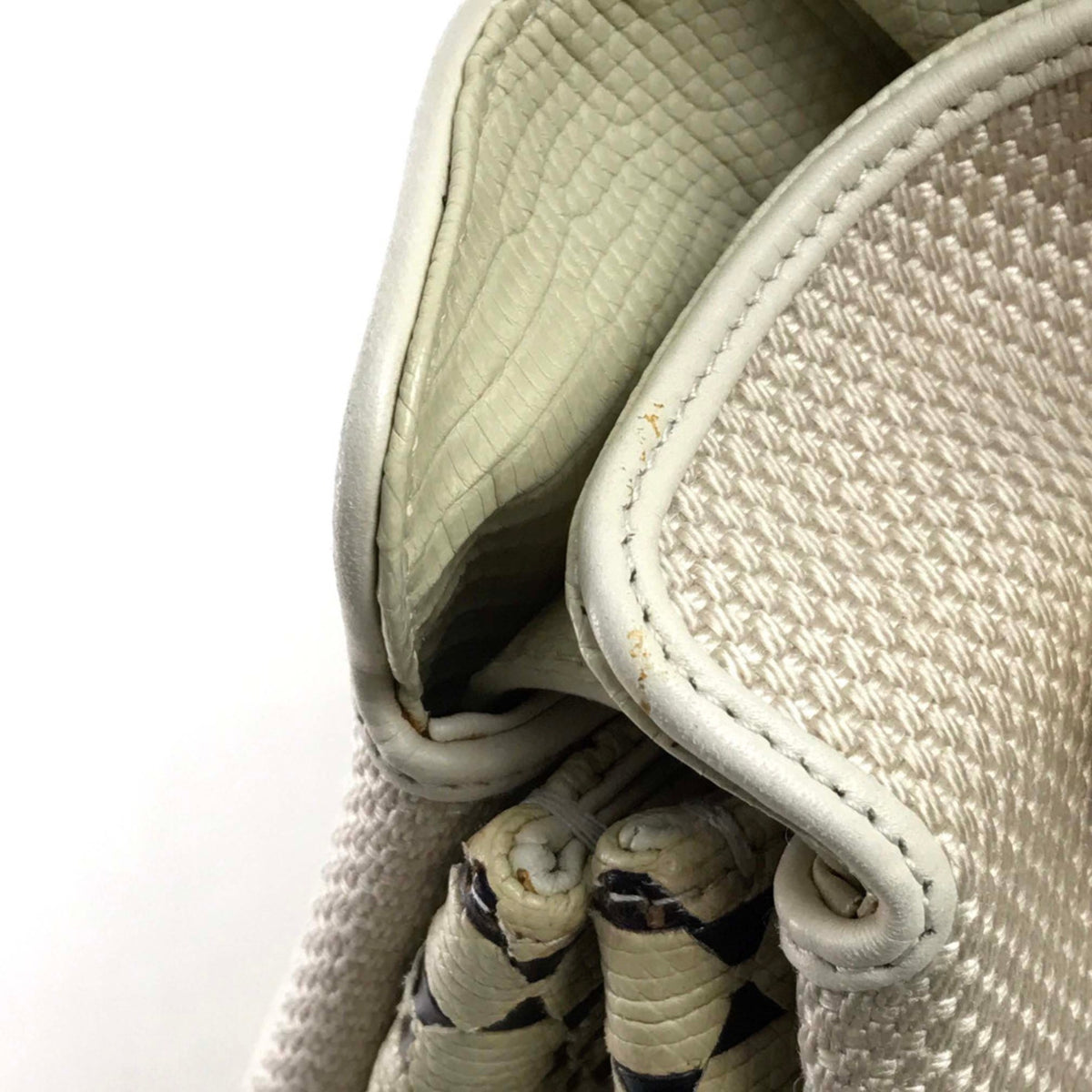 Bvlgari Beige Cloth Handbag (Pre-Owned)