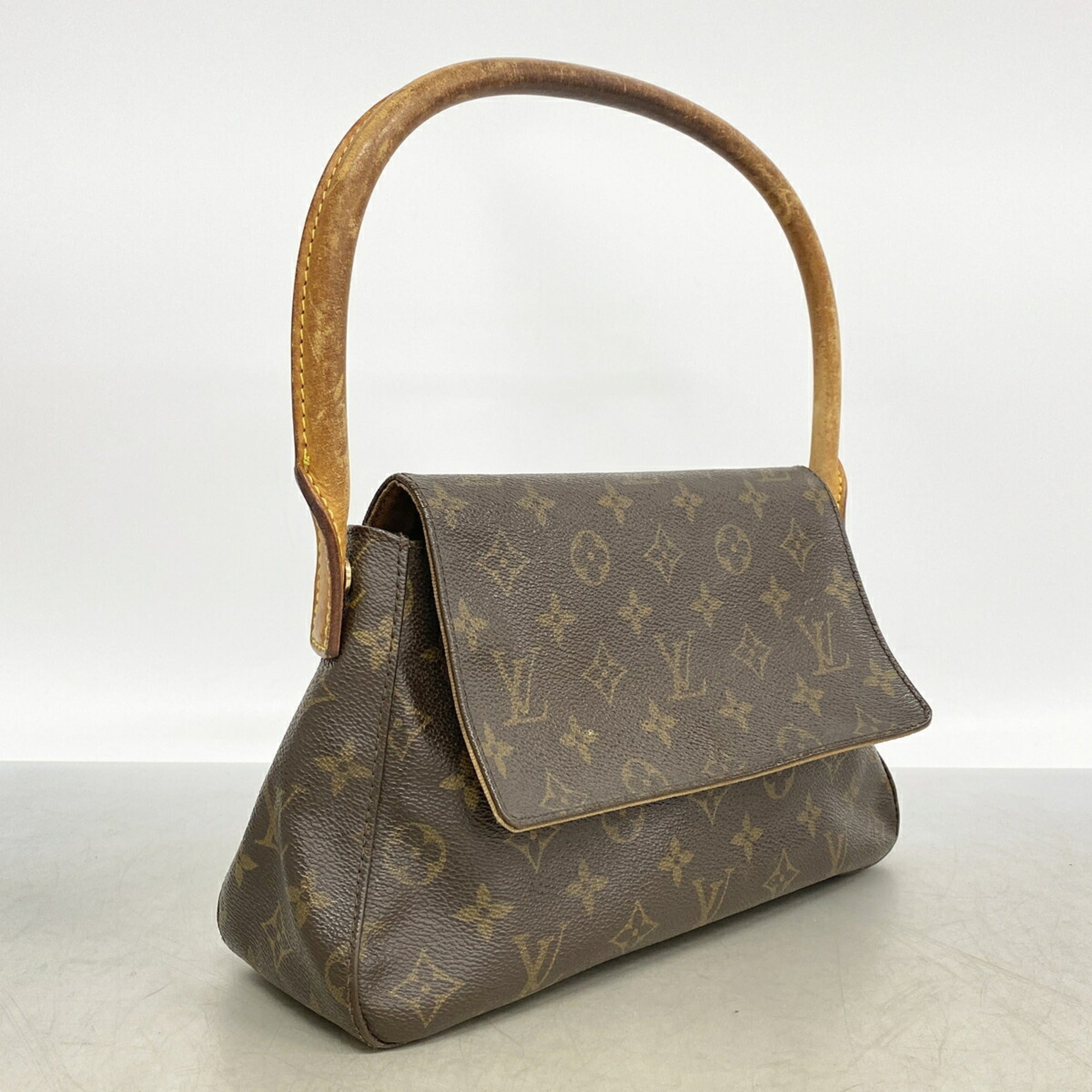 Louis Vuitton Brown Shoulder Bag (Pre-Owned)