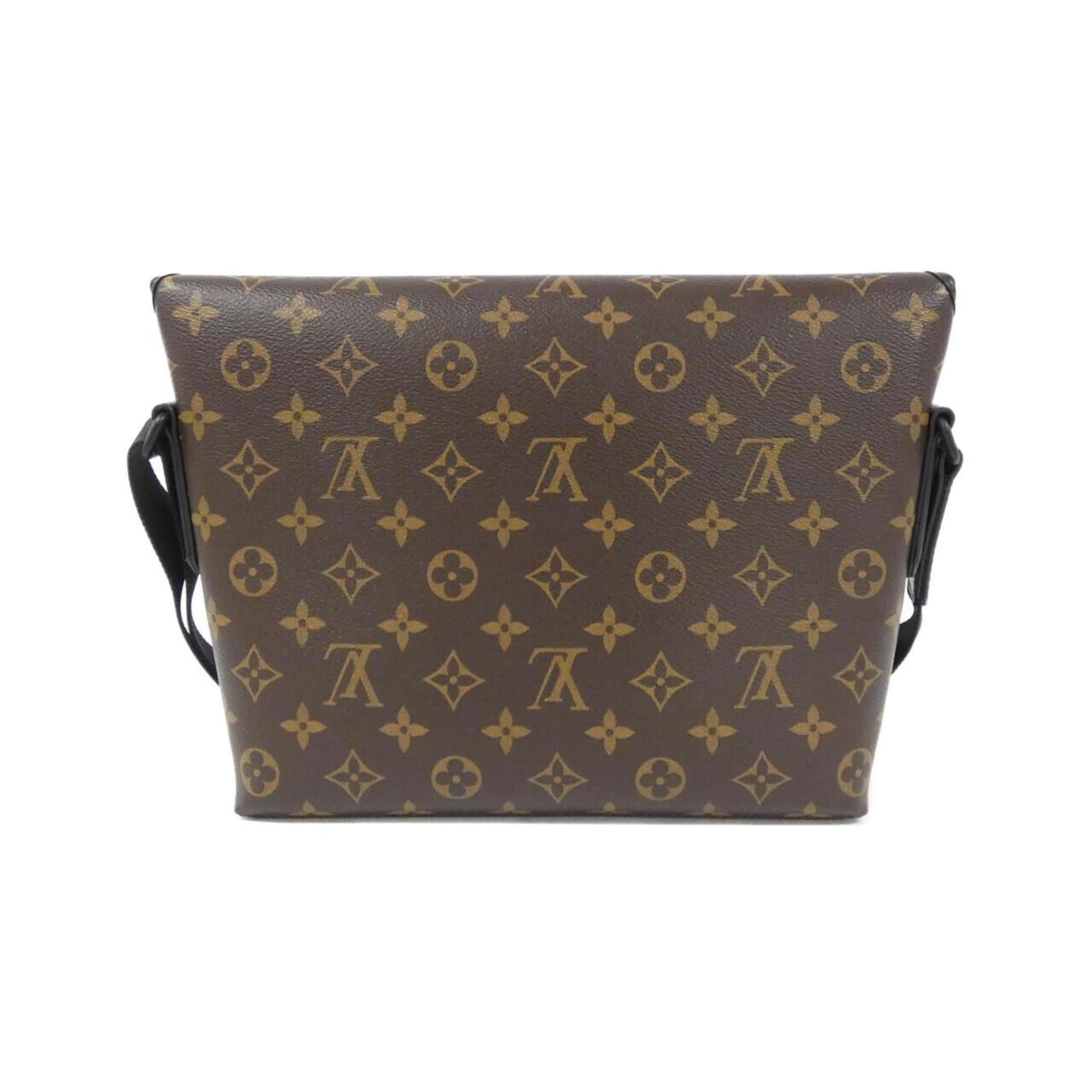 Louis Vuitton Marron Coated Canvas Shoulder Bag (Pre-Owned)