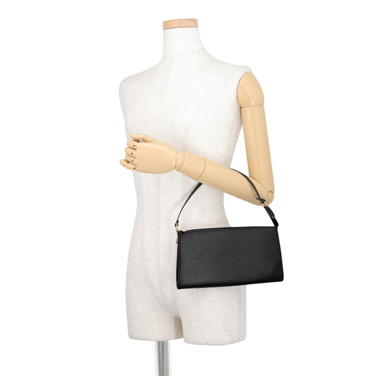 Louis Vuitton Epi Black Noir Epi Leather Handbag Pochette (Pre-Owned)