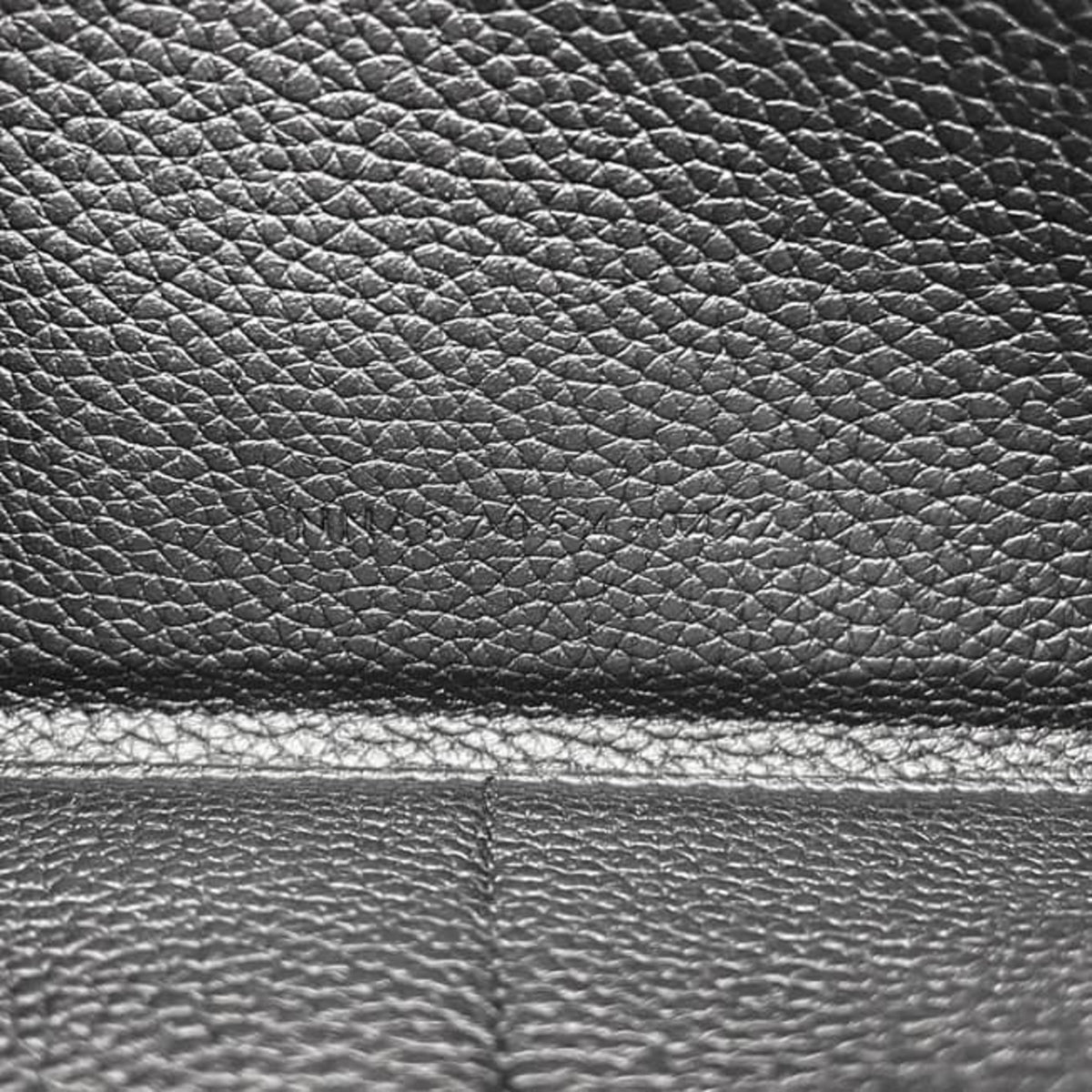 Saint Laurent Black Leather Long Wallet (Bi-Fold) (Pre-Owned)