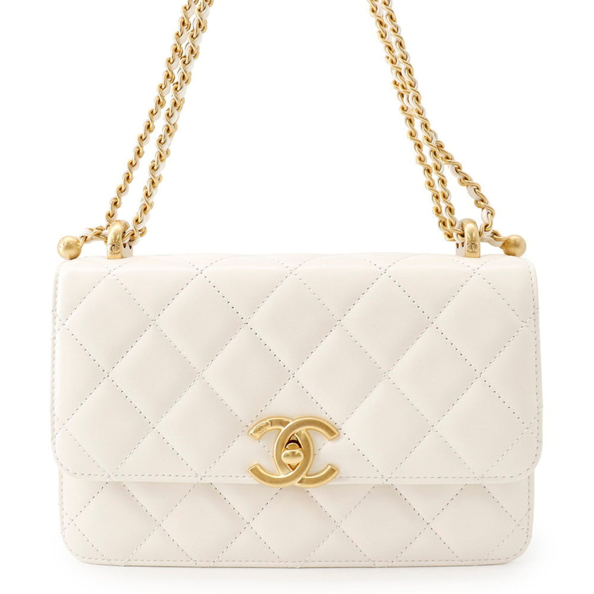 Chanel Matelasse White Leather Handbag Shoulder Bag (Pre-Owned)