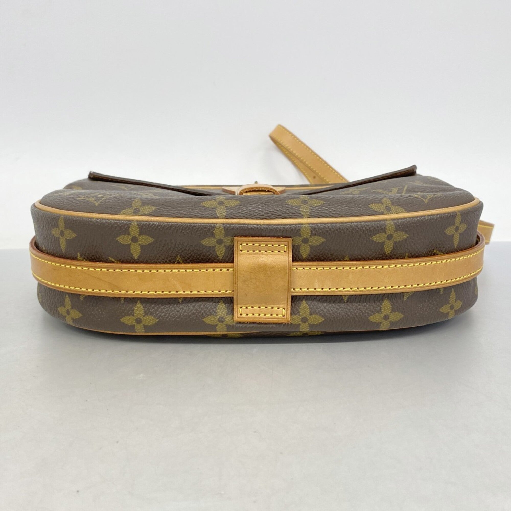 Louis Vuitton Brown Shoulder Bag (Pre-Owned)