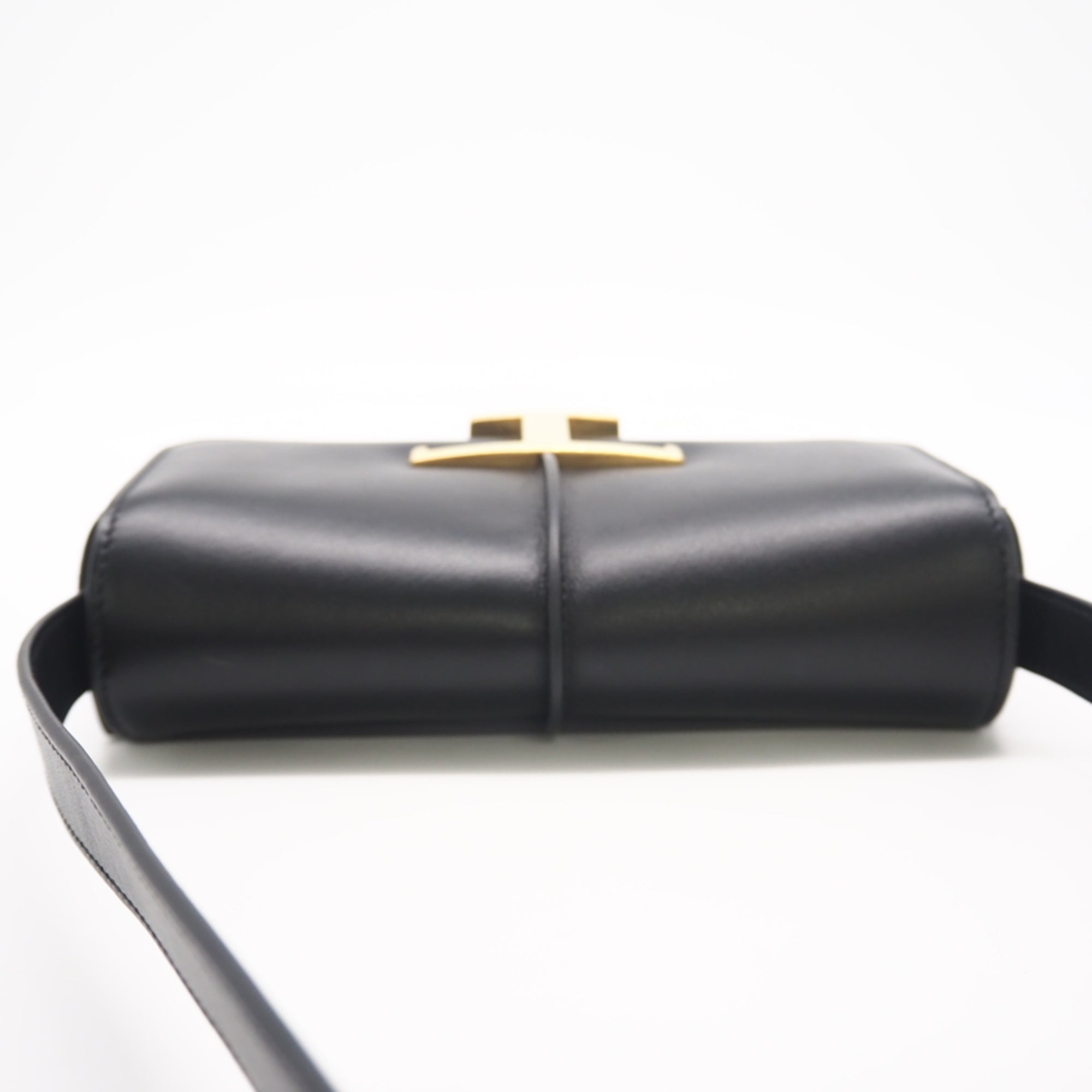 Tod's Black Leather Shoulder Bag Sling Bag (Pre-Owned)