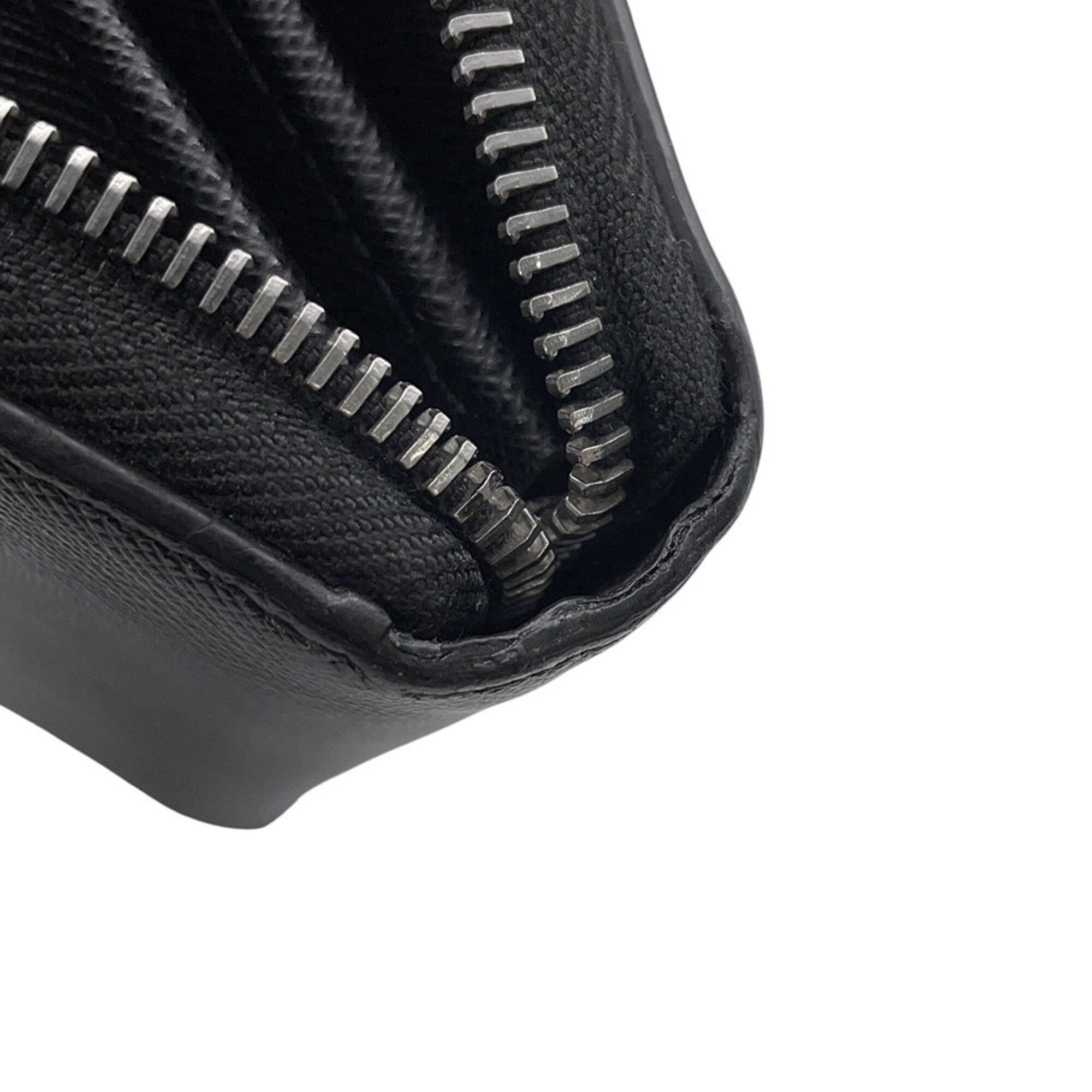 Prada Black Saffiano Long Wallet (Bi-Fold) (Pre-Owned)