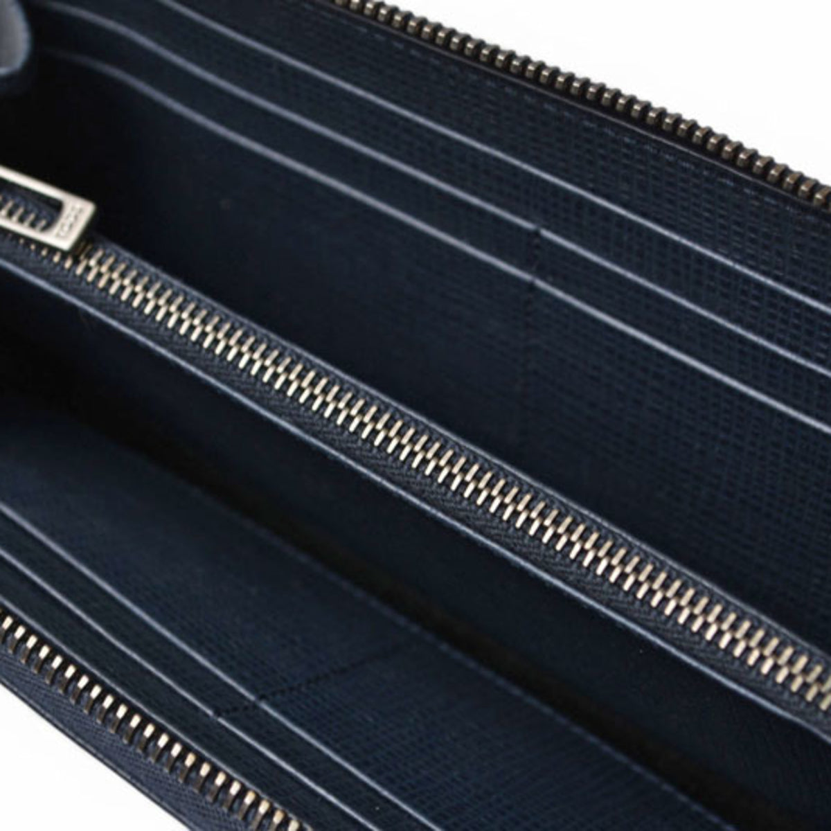 Tod's Navy Leather Long Wallet (Bi-Fold) (Pre-Owned)