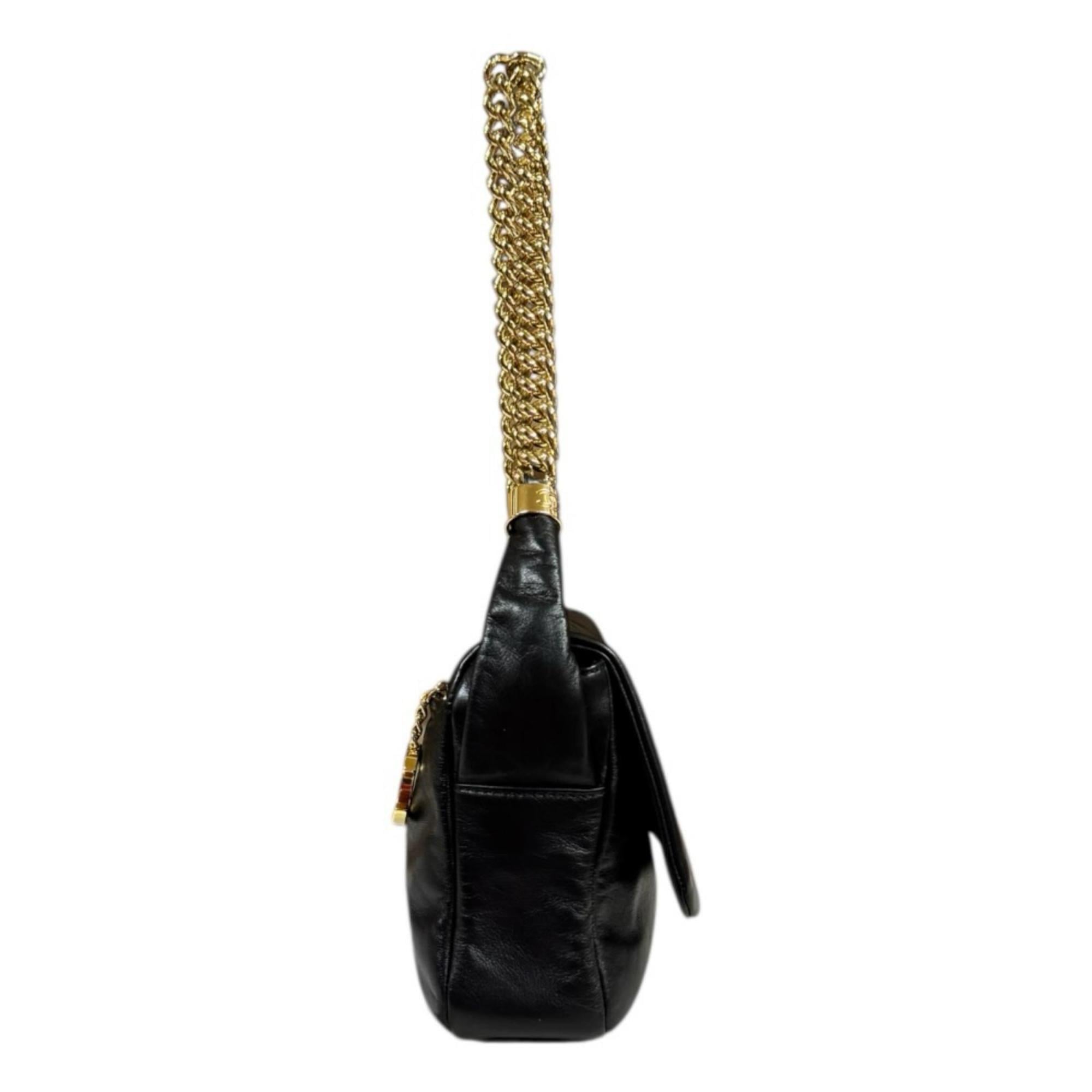 Chanel Black Leather Shoulder Bag (Pre-Owned)