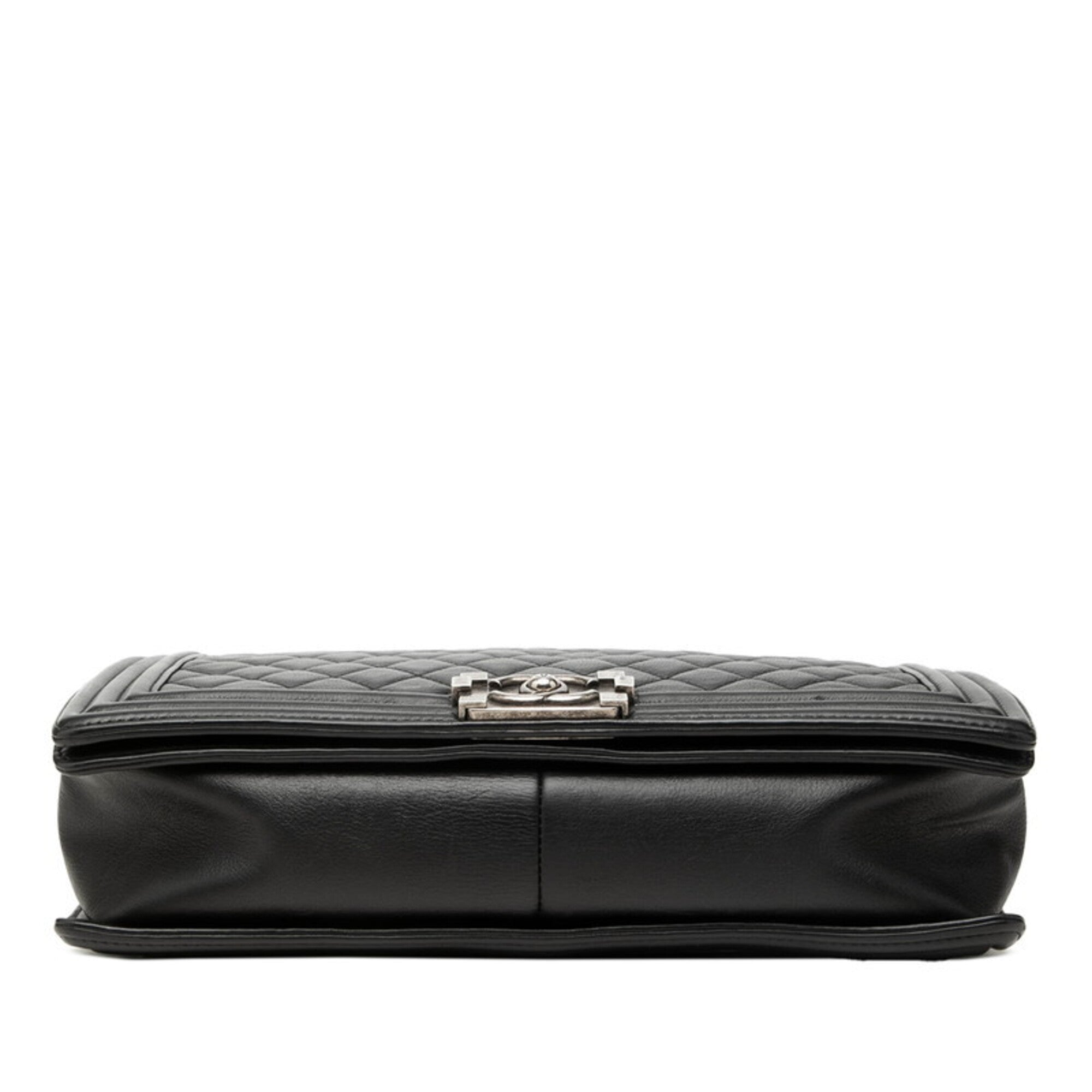 Chanel Black Leather Shoulder Bag (Pre-Owned)