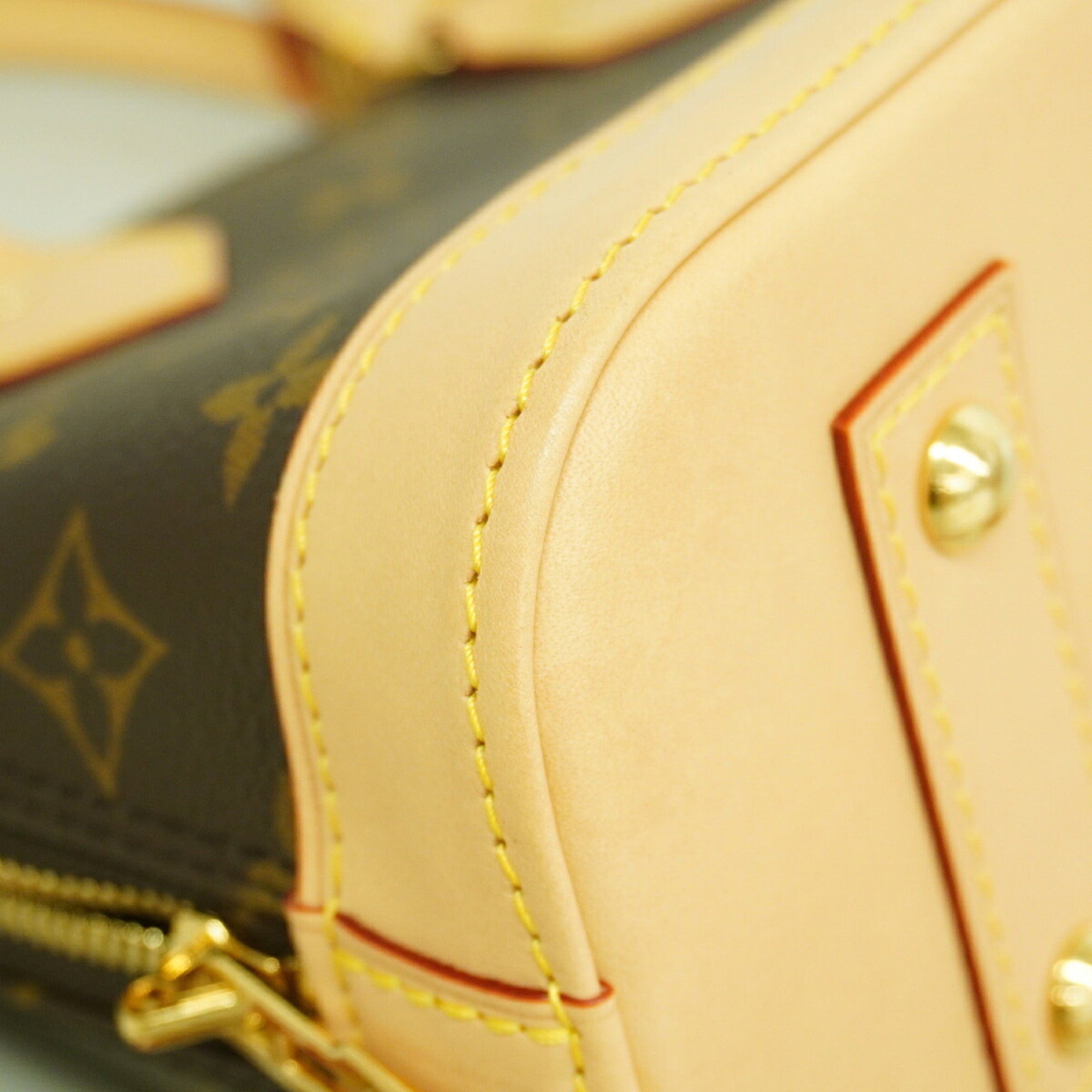 Louis Vuitton Brown Handbag (Pre-Owned)