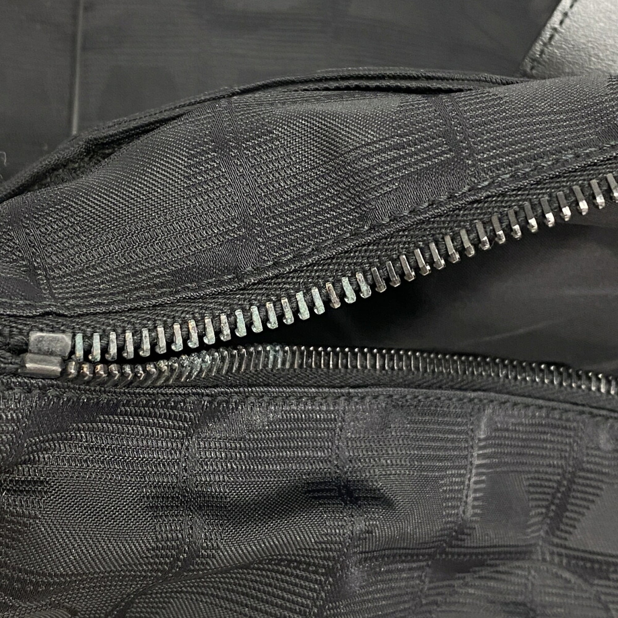 Chanel Black Nylon Tote Bag (Pre-Owned)